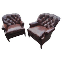 Coppia di poltrone club in pelle con inserti a bottoni dei fratelli Bloomingdales C1965