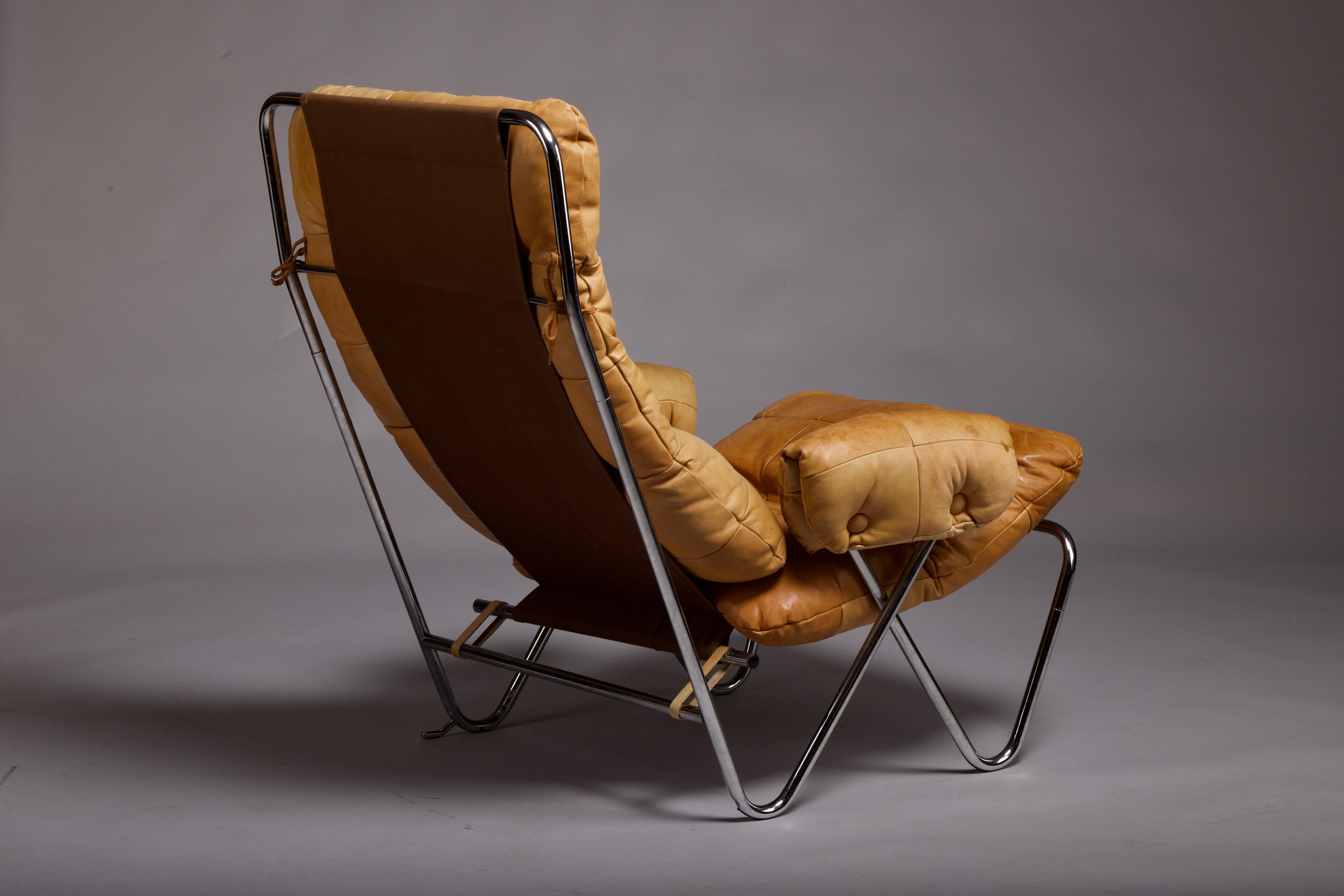 Pareja de sillones de salón escandinavos de cuero de c. 1960 siglo XX en venta