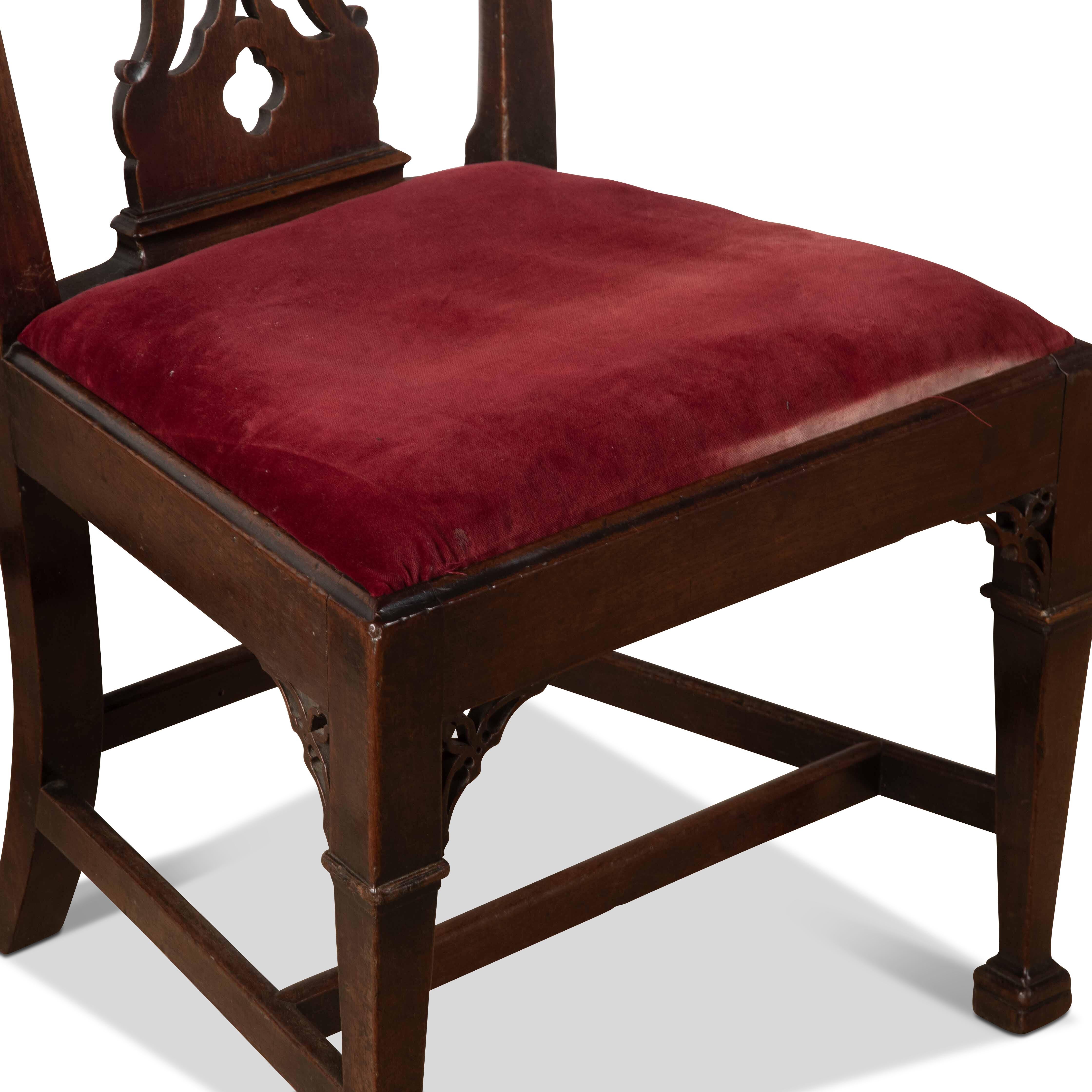 Pair of C18th Mahogany Side Chairs In Good Condition For Sale In Shipston-On-Stour, GB