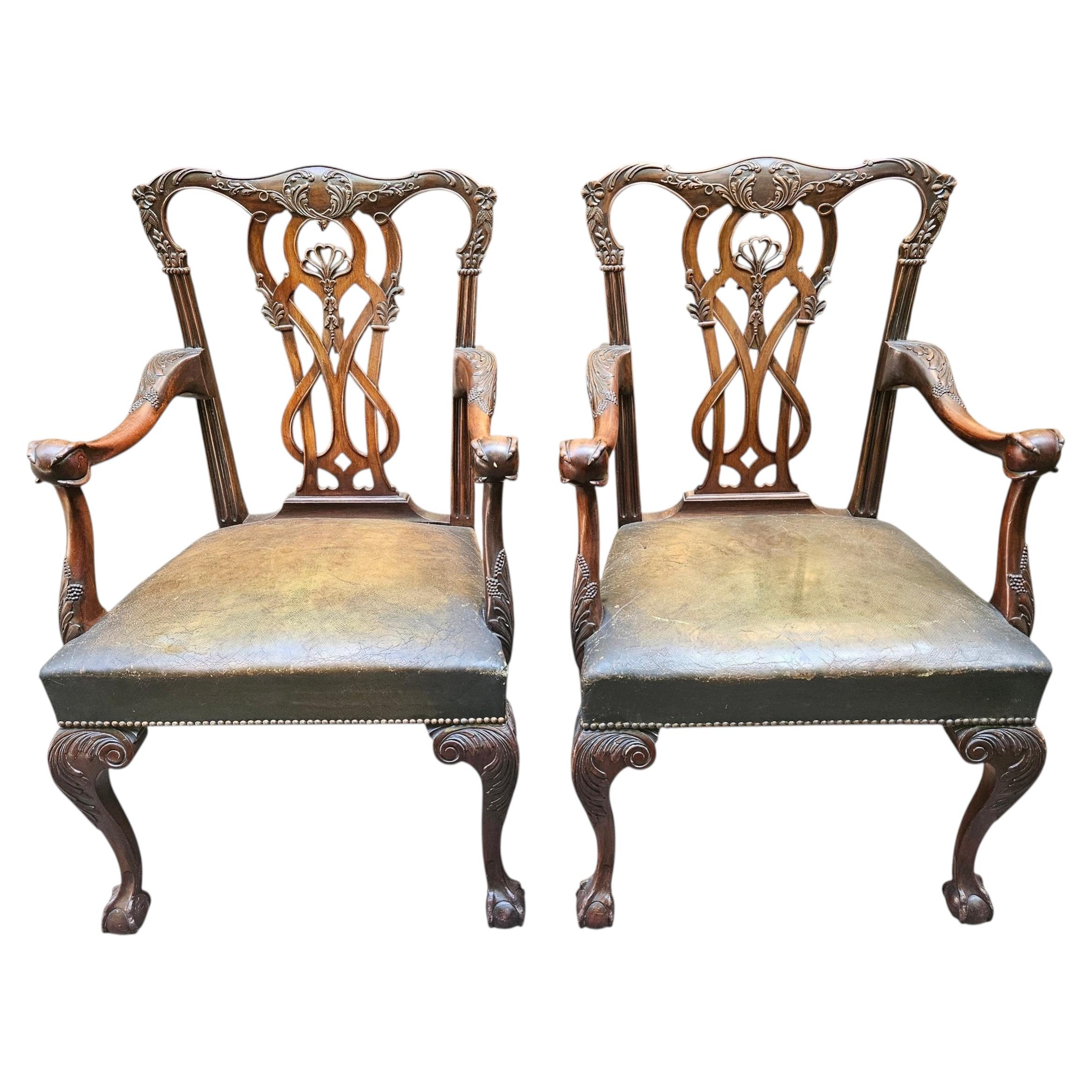 Paar Mahagoni-Sessel im Chippendale-Stil aus dem 19. im Angebot