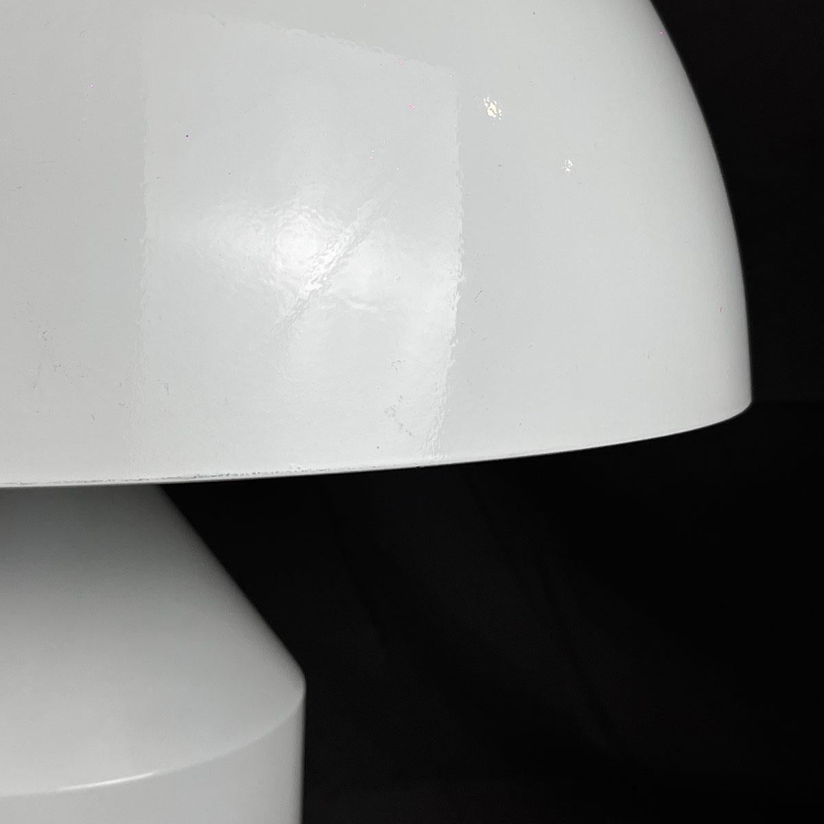 Laccato Coppia di lampade da tavolo Vico Magistretti per Oluce Atollo 233 in alluminio bianco del 1980 ca. in vendita