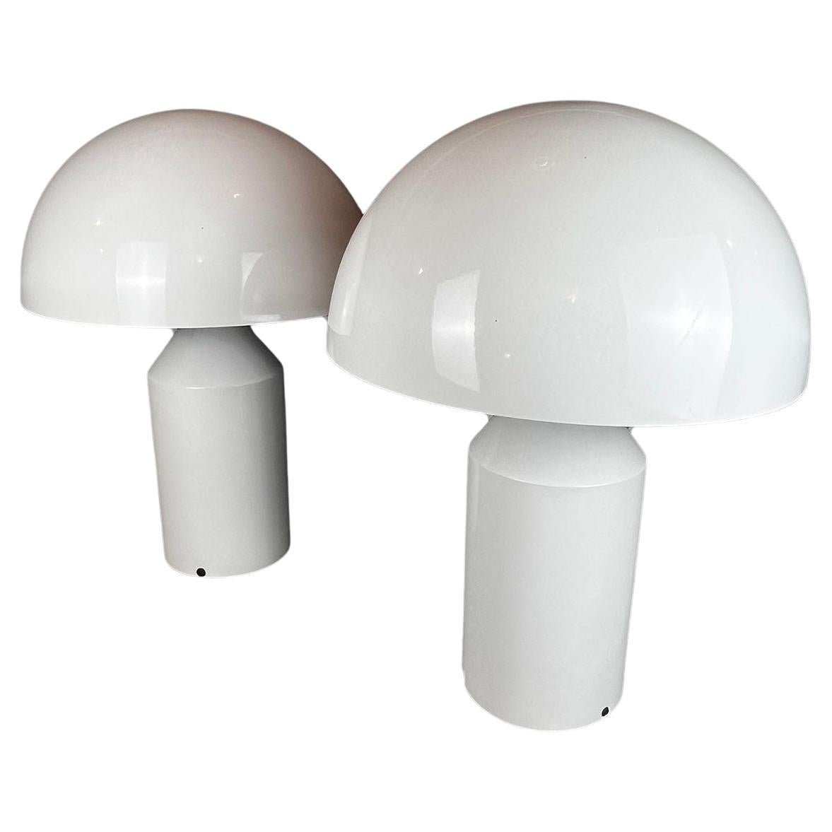 Coppia di lampade da tavolo Vico Magistretti per Oluce Atollo 233 in alluminio bianco del 1980 ca. in vendita