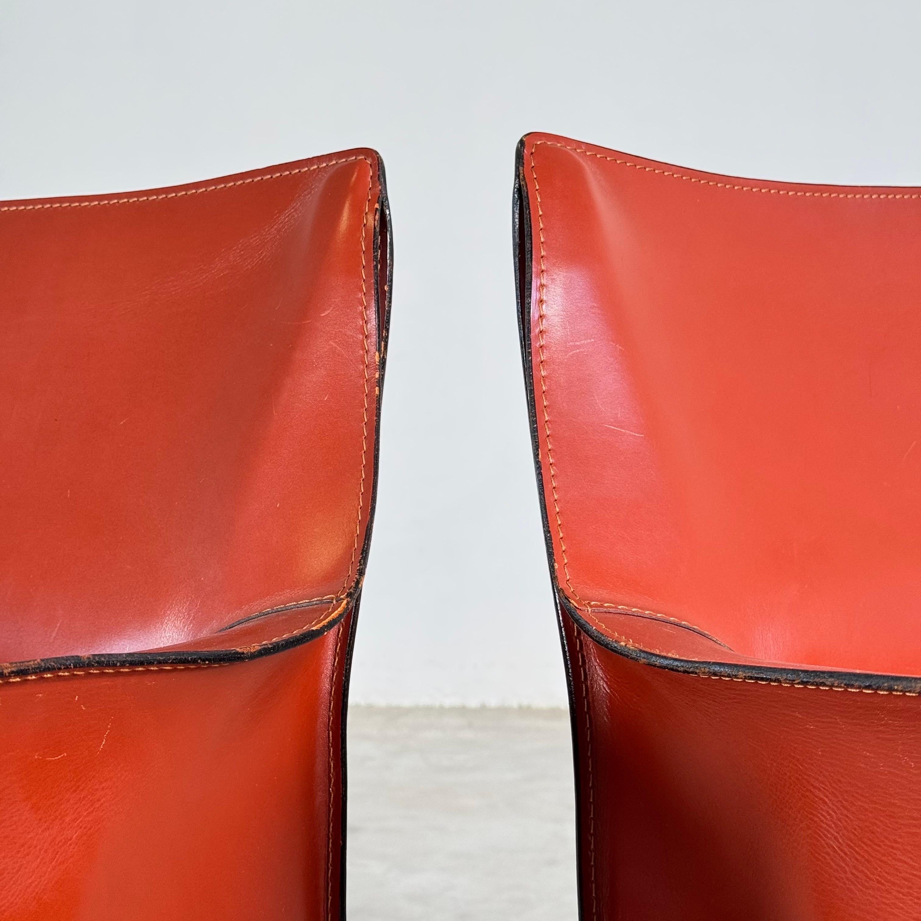 Ein Paar CAB 413 Sessel von Mario Bellini für Cassina in original bulgarischem Rot im Angebot 8