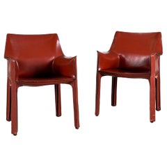 Ein Paar CAB 413 Sessel von Mario Bellini für Cassina in original bulgarischem Rot