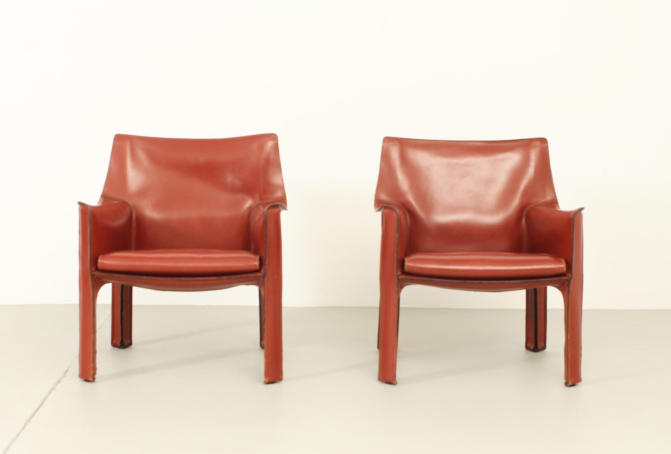 Modern Pair of Cab 414 Armchairs by Mario Bellini for Cassina