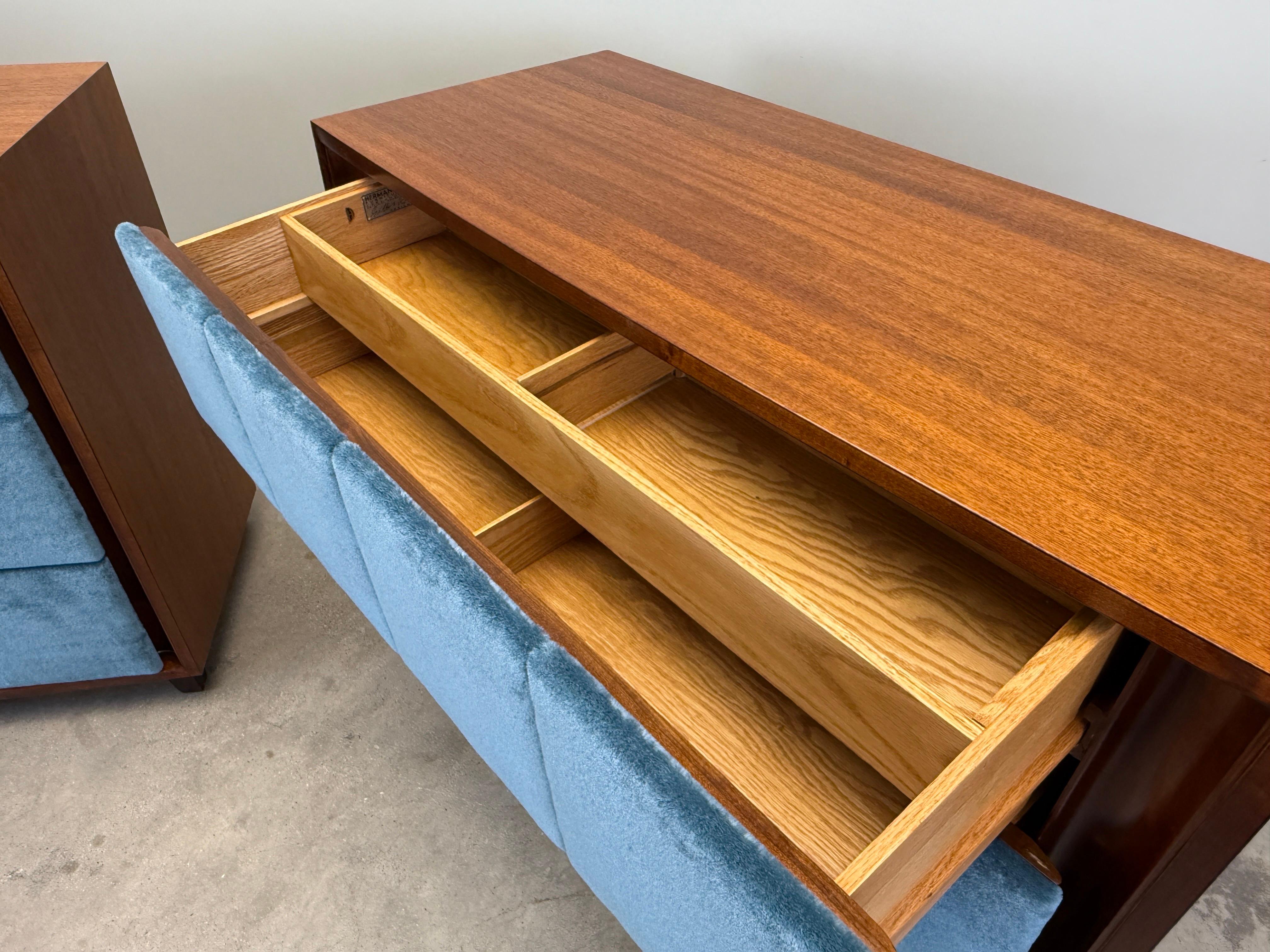 Paire d'armoires par Gilbert Rohde pour Herman Miller en vente 6