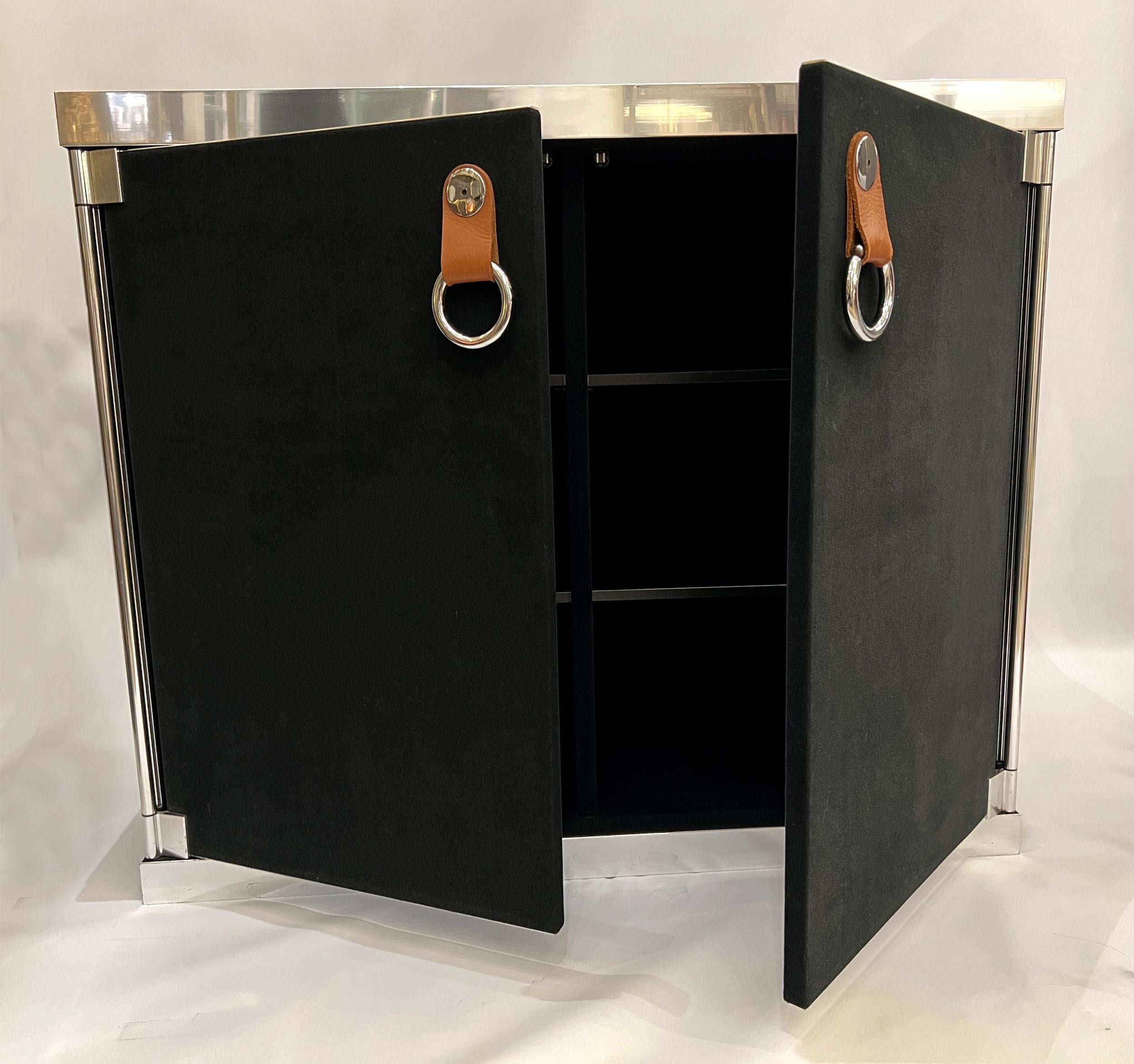 Pair of cabinets, by Guido Faleschini, Italy, circa 1970 In Good Condition For Sale In Paris, FR