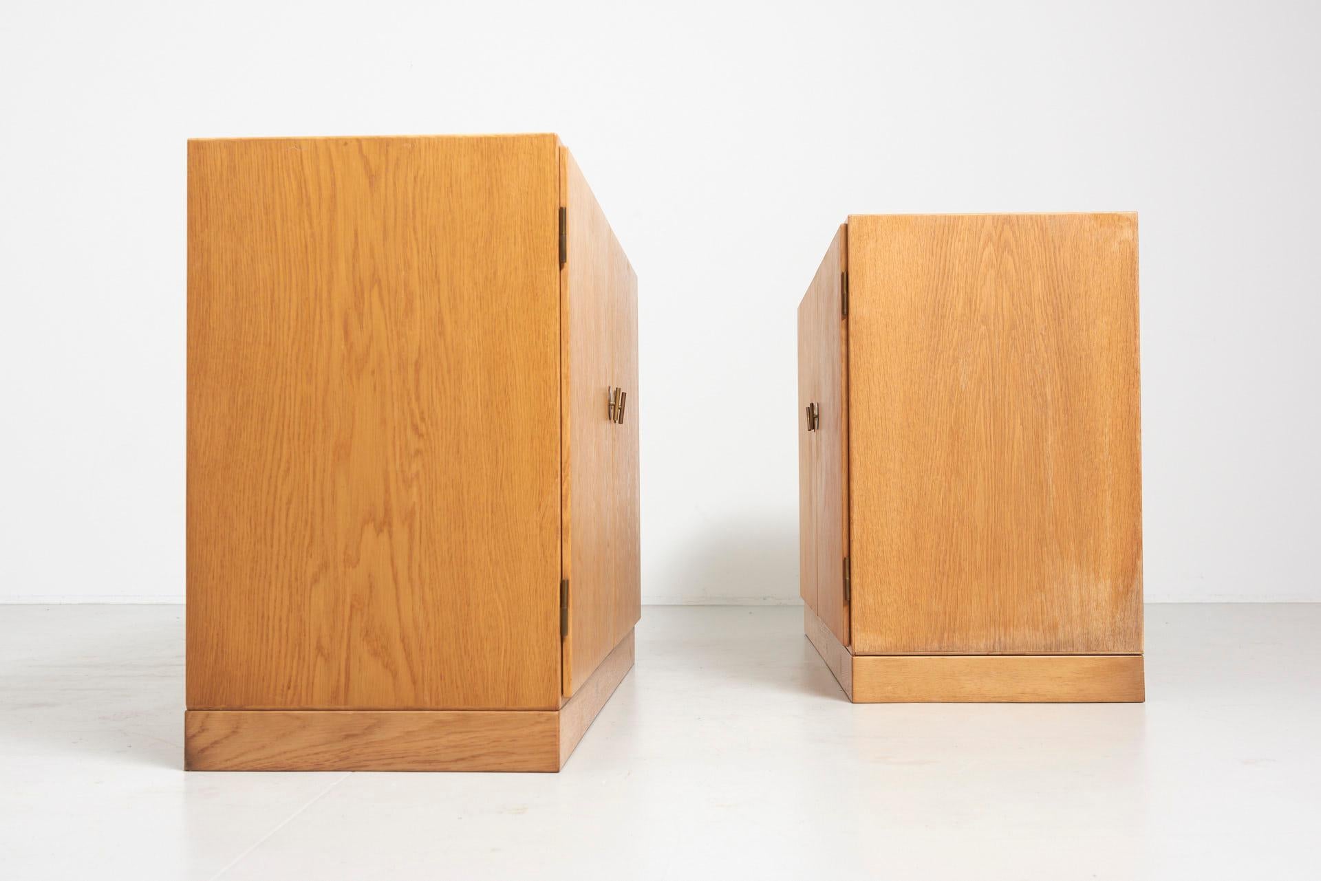 Mid-20th Century Pair of Cabinets in Oak by Børge Mogensen