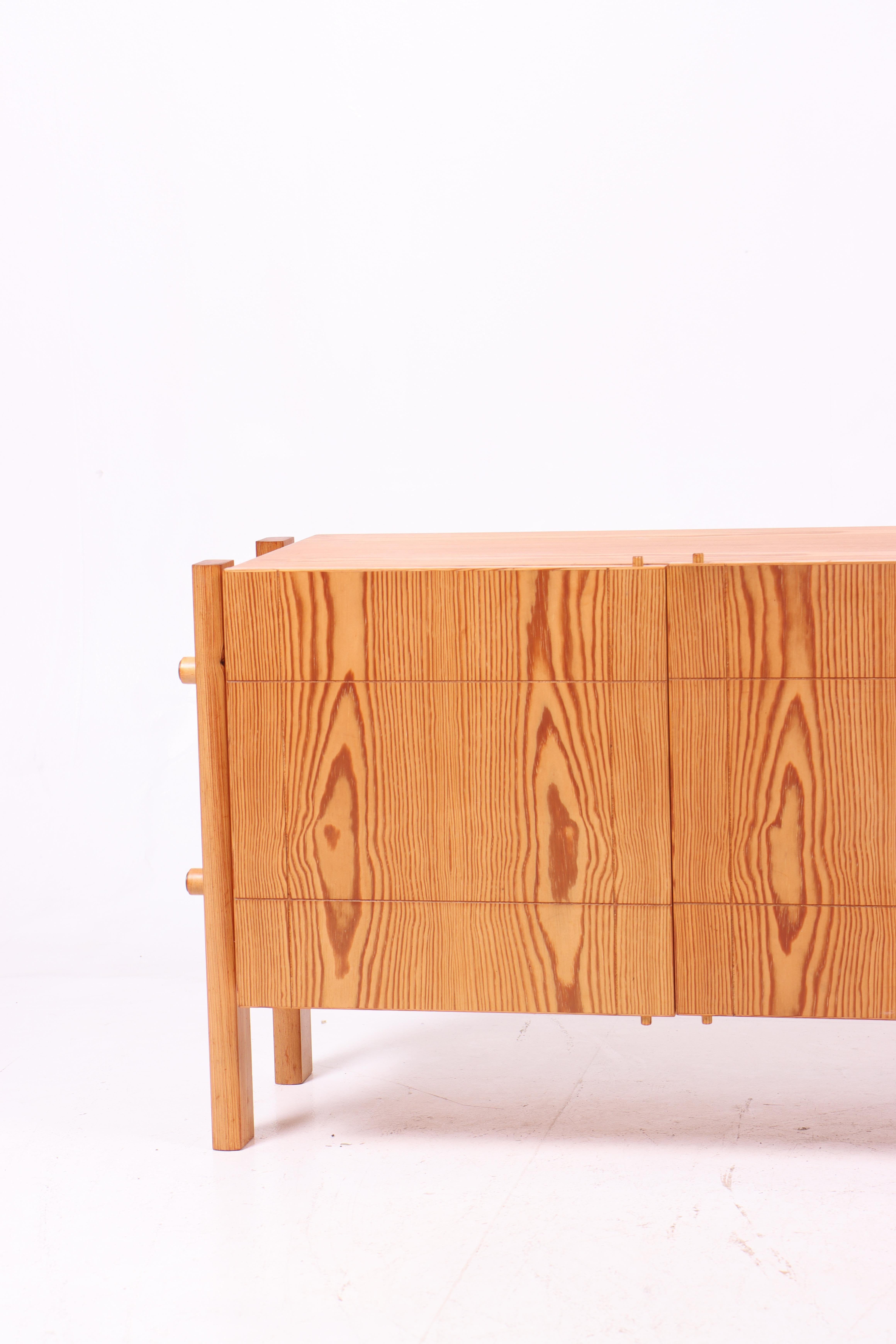 Pair of Cabinets in Pine By Hundevad, Made in Denmark, 1960s im Angebot 2