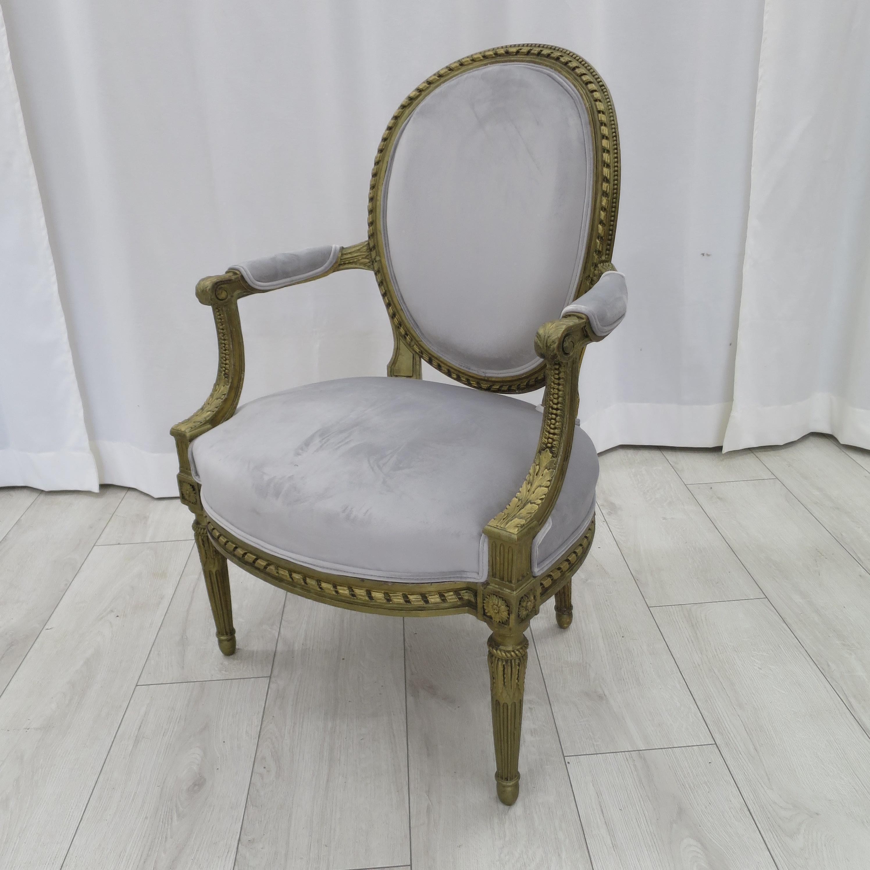 Pair of Cabriolet Armchairs in Giltwood 19th Century Style Louis XVI In Good Condition For Sale In Miami, FL
