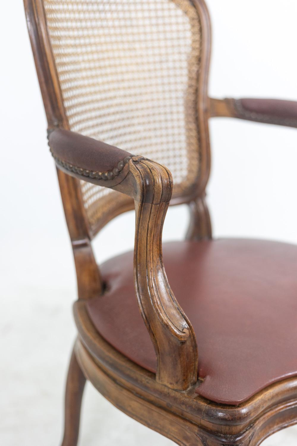 Pair of “cabriolet” armchairs in walnut and canework. Louis XV period. LS5209325 For Sale 4