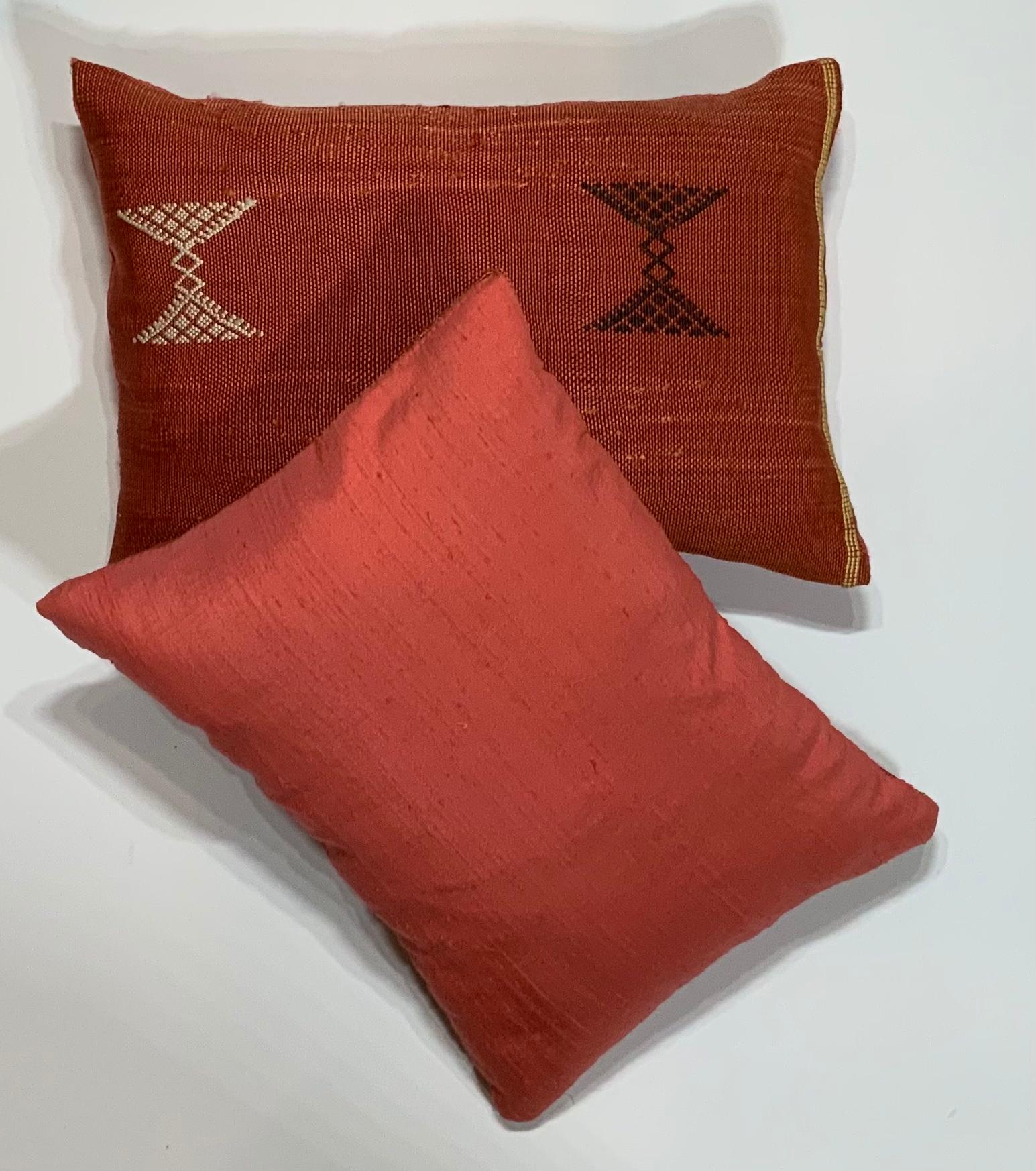 Pair of Cactus Silk Red Pillow 4