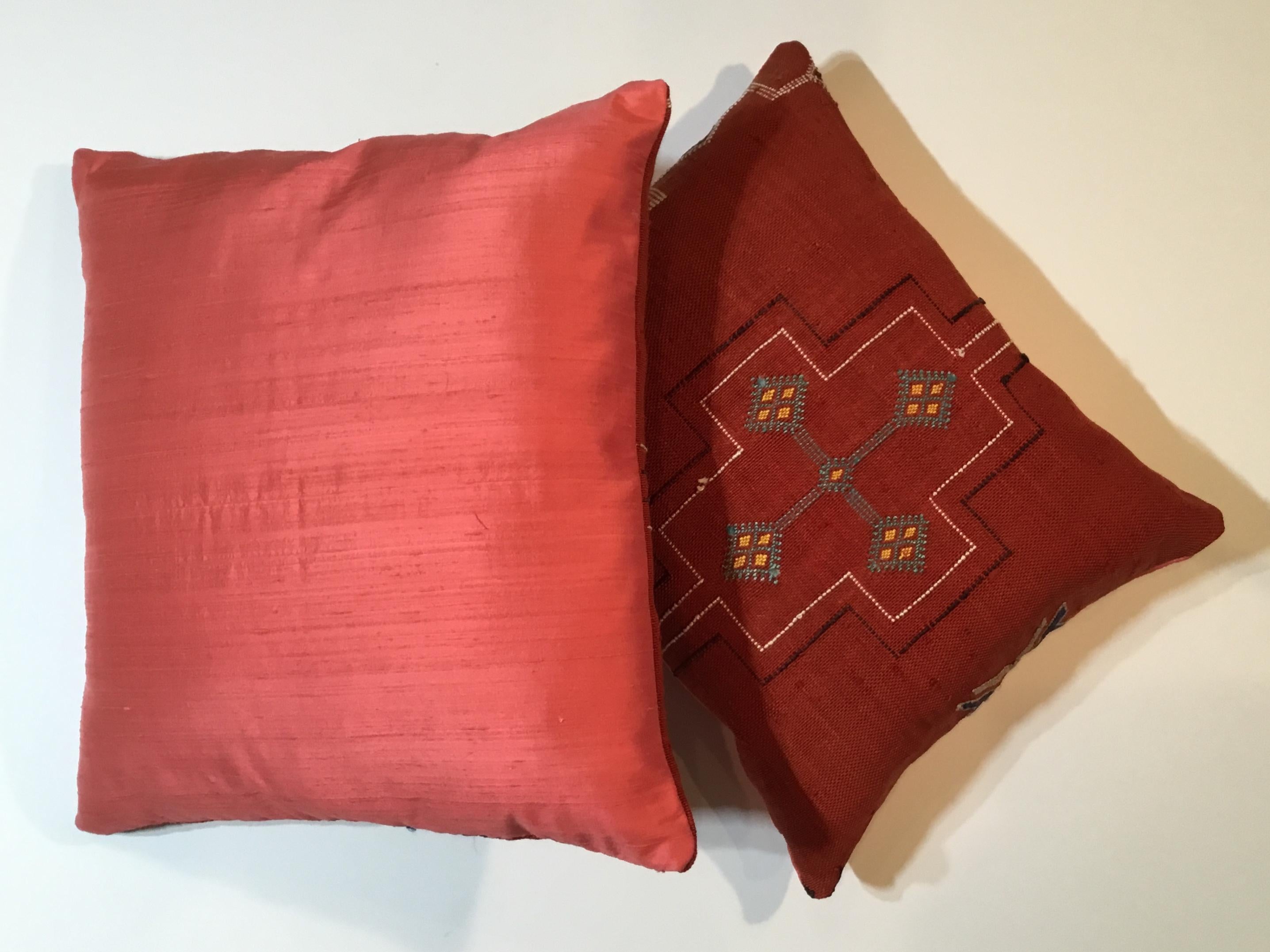 Pair of Cactus Silk Red Pillows 8