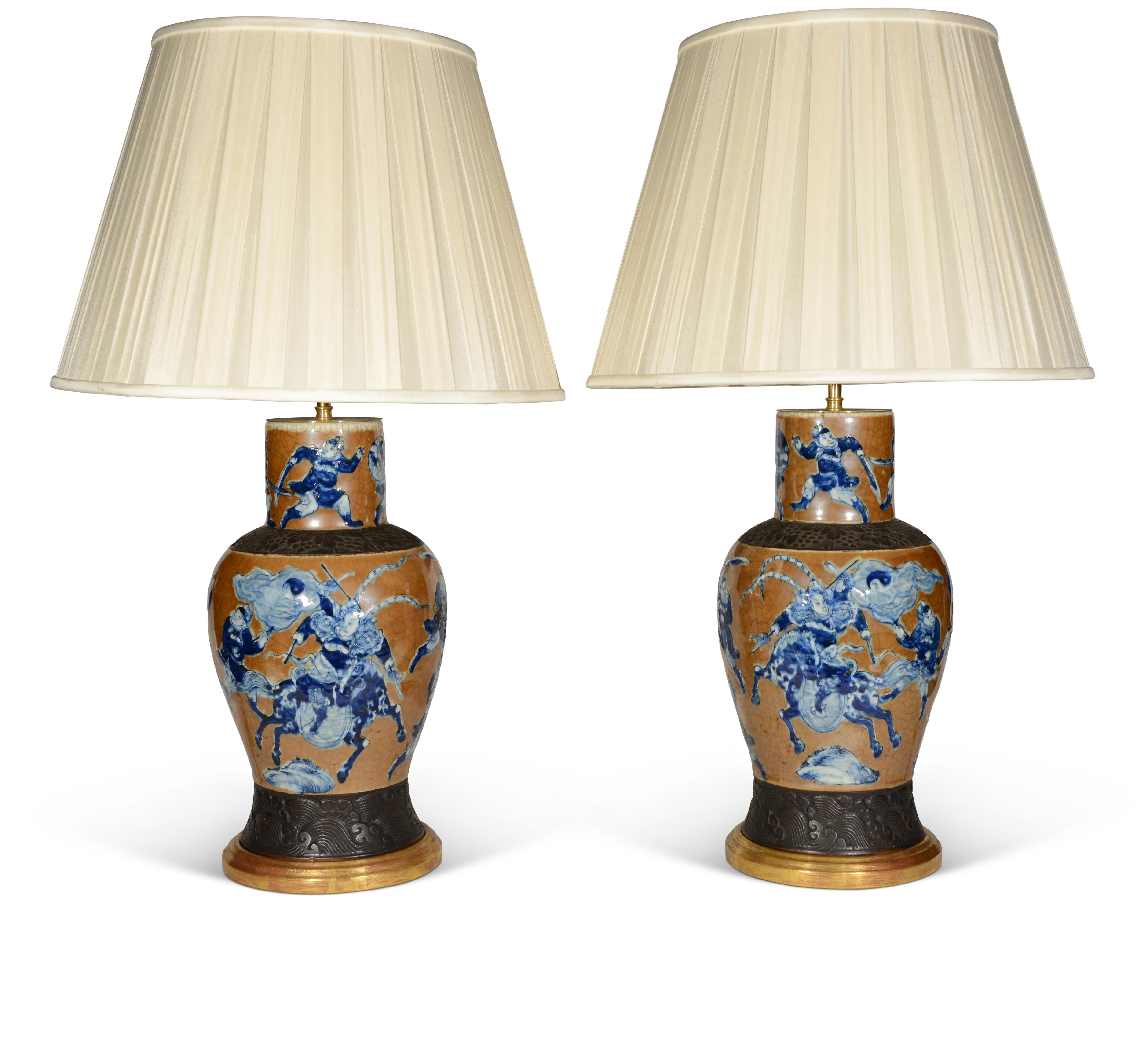 Paire de lampes de table Cafe au Lait en céramique chinoise du 19e siècle Bon état - En vente à London, GB