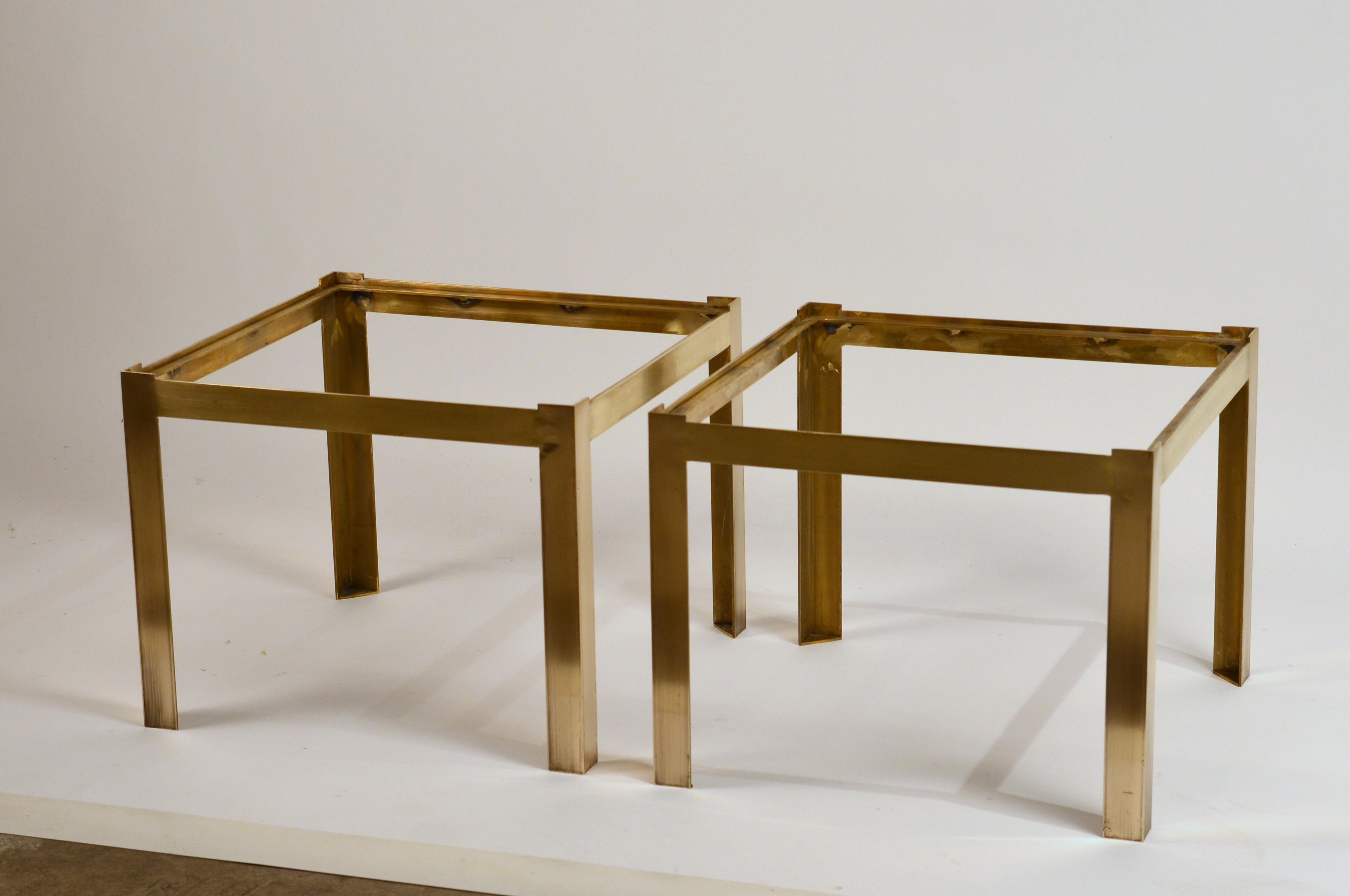 Pair of 'Caisson' Lacquer and Brass Side Tables by Design Frères - In Stock For Sale 1