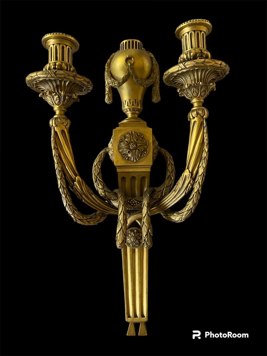 Pair of Caldwell Louis XVI Style Gilt Bronze Wall
Lights For Sale 4