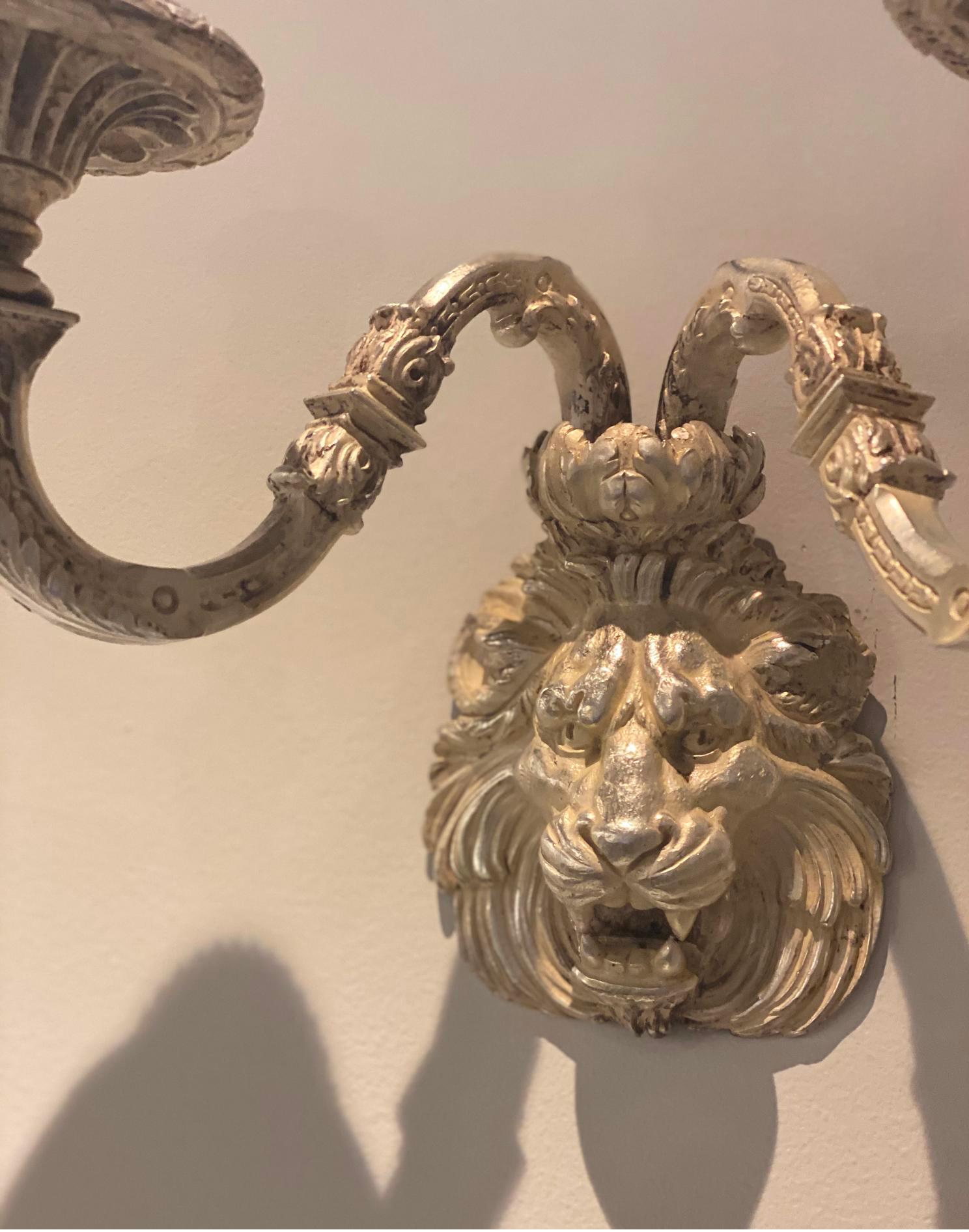 A pair of Neoclassical Caldwell sconces with lion's head design, circa 1900s. In very good vintage condition.

Dealer: G302YP