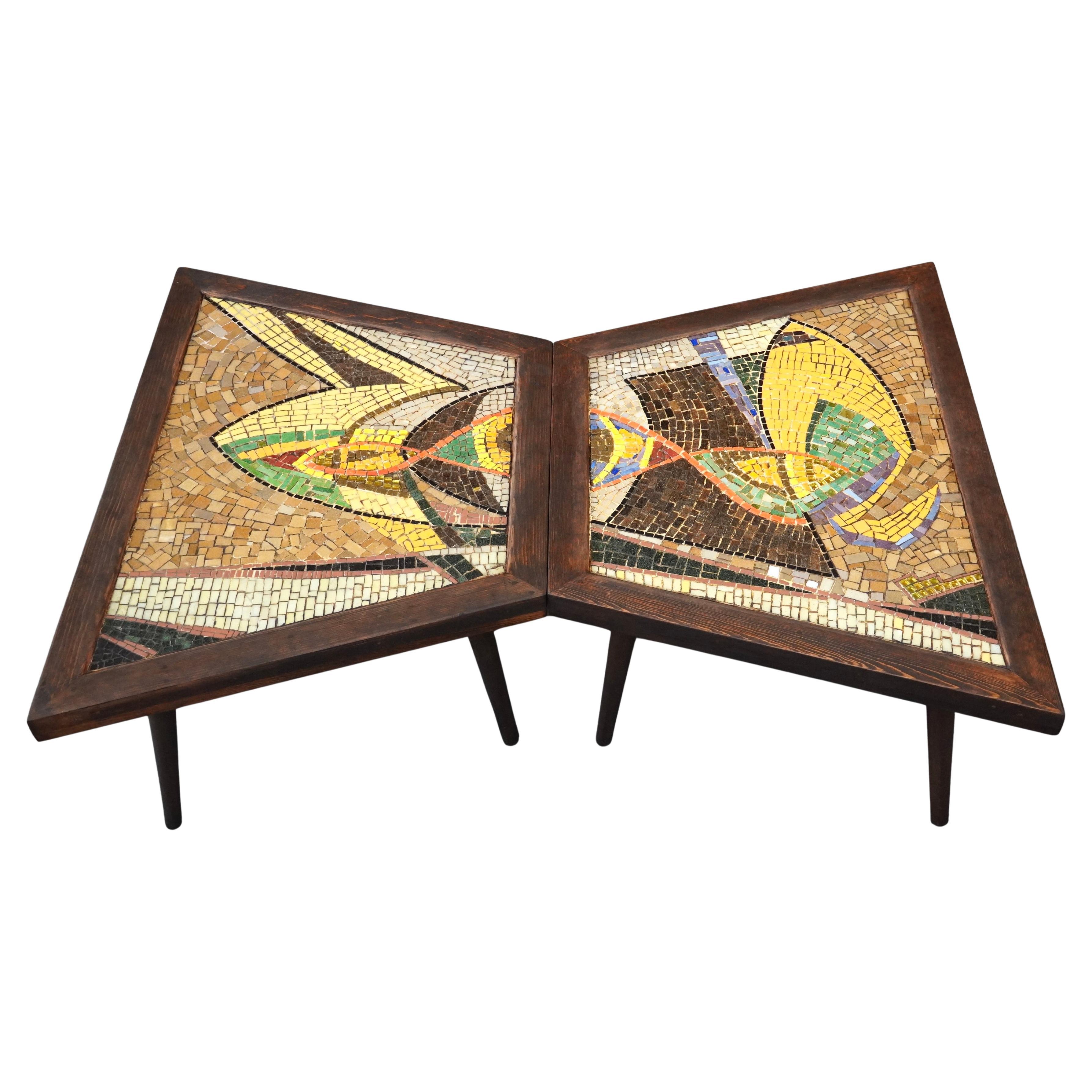 Paire de tables basses / tables d
appoint en mosaïque abstraite de l
artiste californienne Carol Bernard en vente