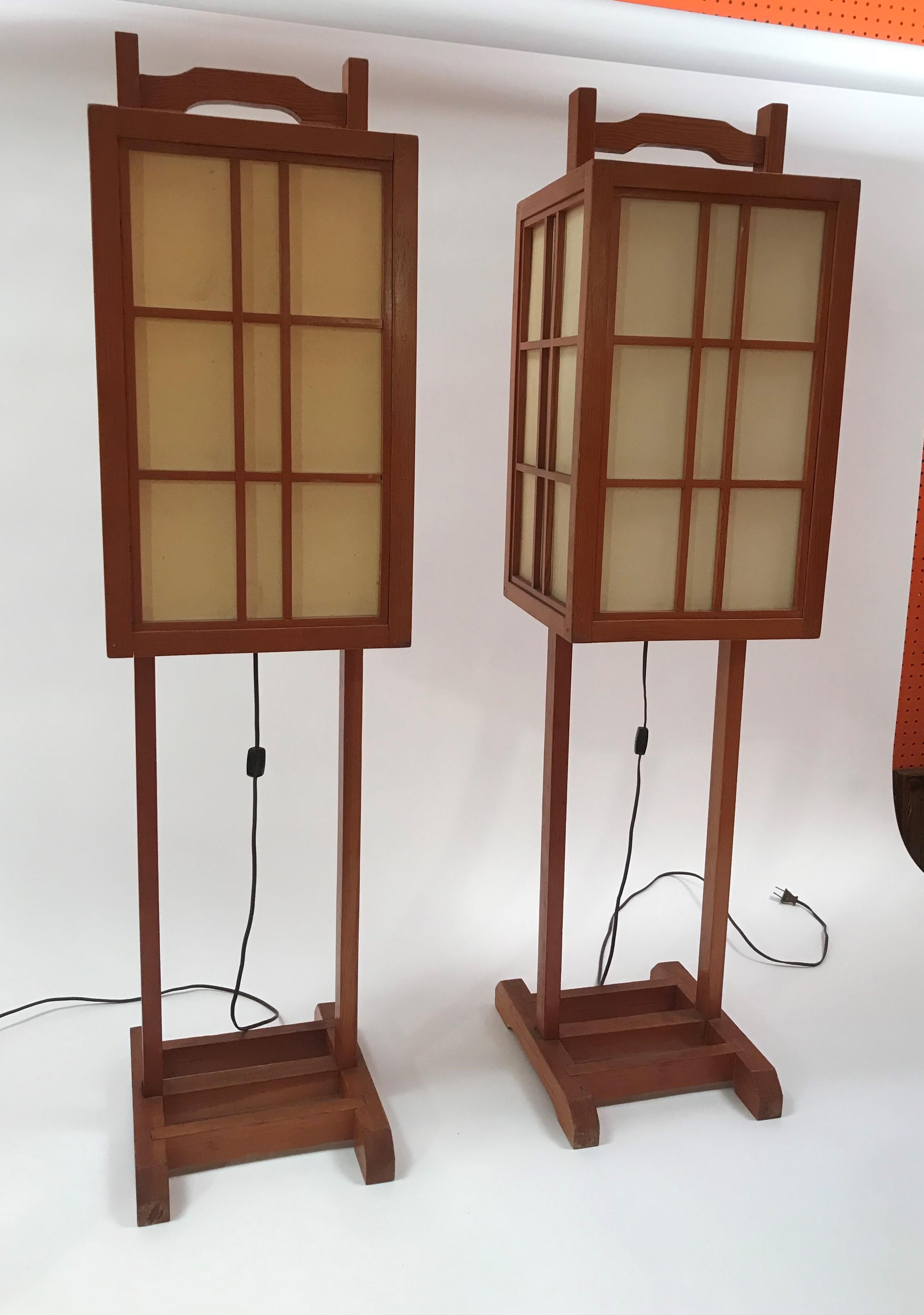 Pair of California Craft 1970's Asian Motif Floor Wood and Vellum Lanterns In Good Condition In Fort mill, SC