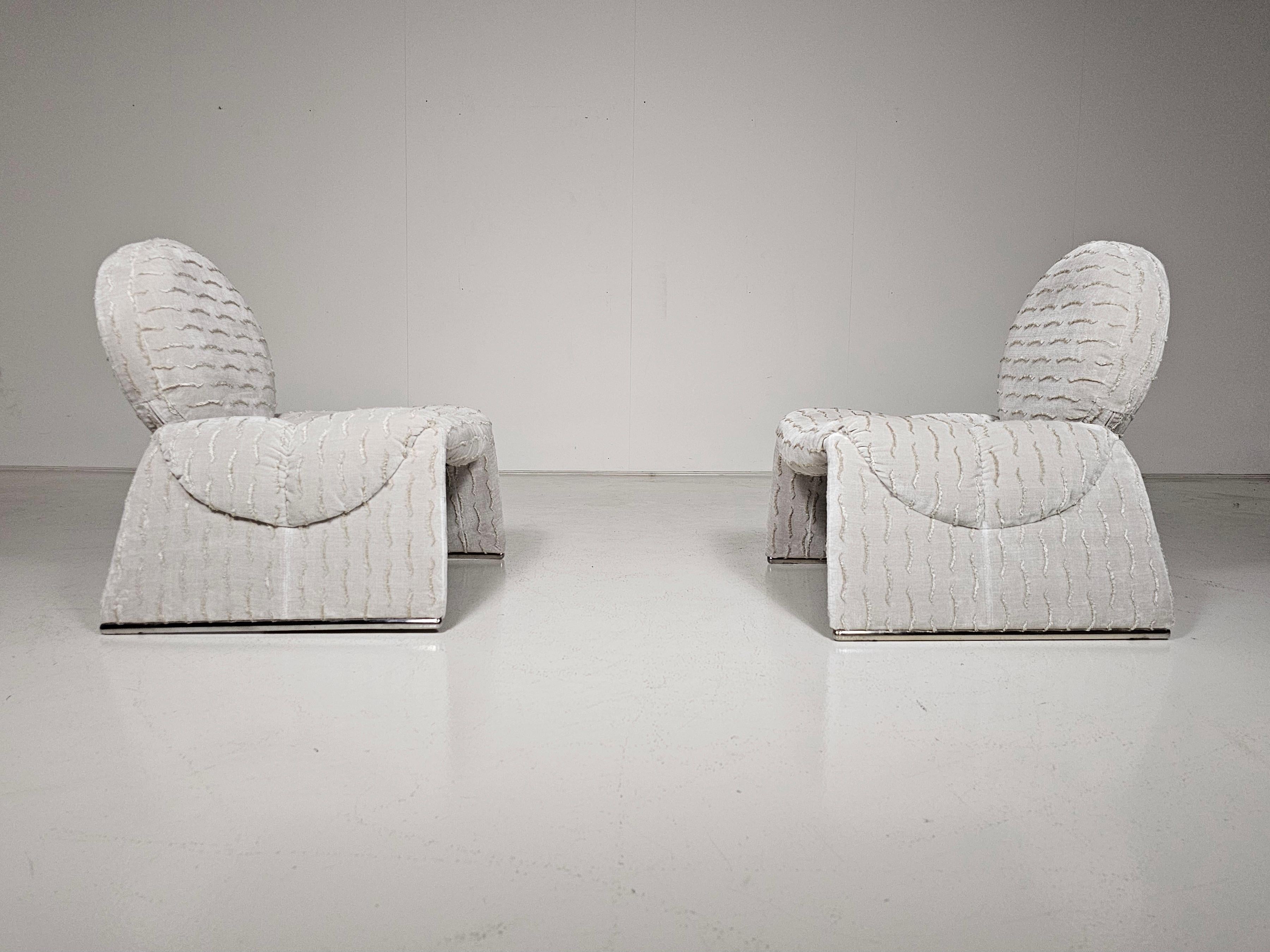 Italian Pair of Calypso lounge chairs by Vittorio Introini for Saporiti, 1970s For Sale