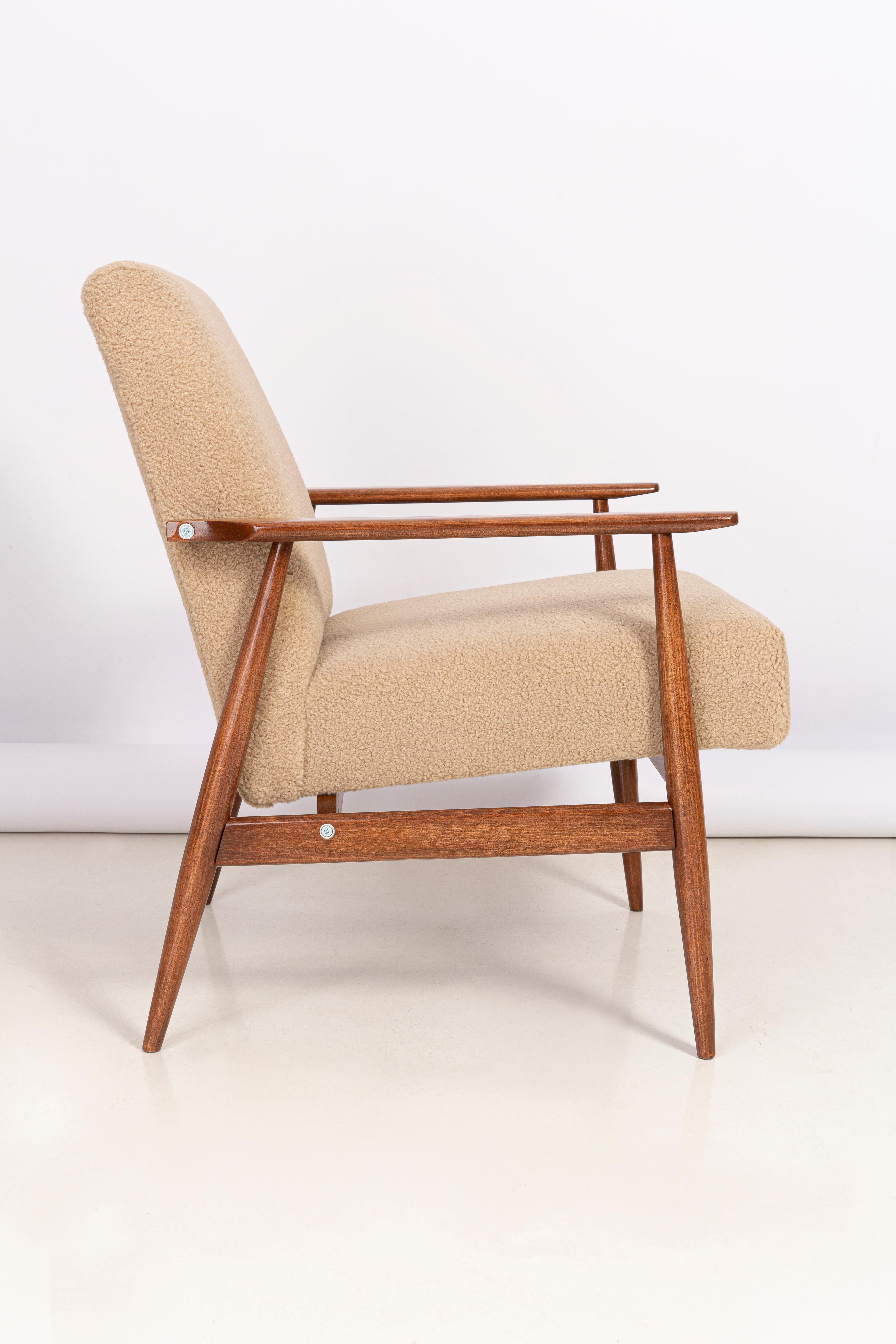 Pair of Camel Bouclé Dante Armchairs, H. Lis, 1960s For Sale 2