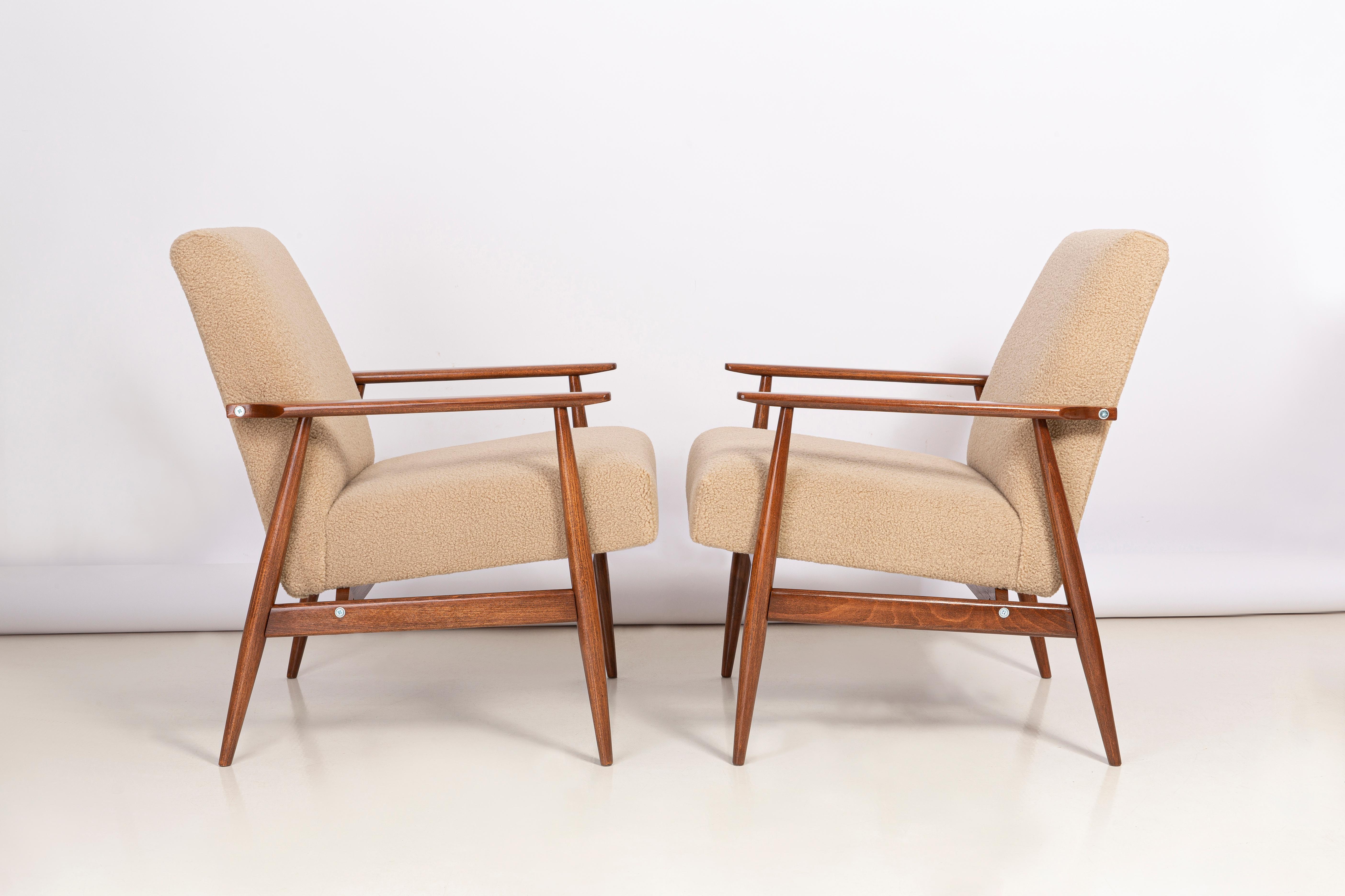 Paar Kamel-Bouclé-Dante-Sessel:: H. Lis:: 1960er Jahre (Moderne der Mitte des Jahrhunderts) im Angebot