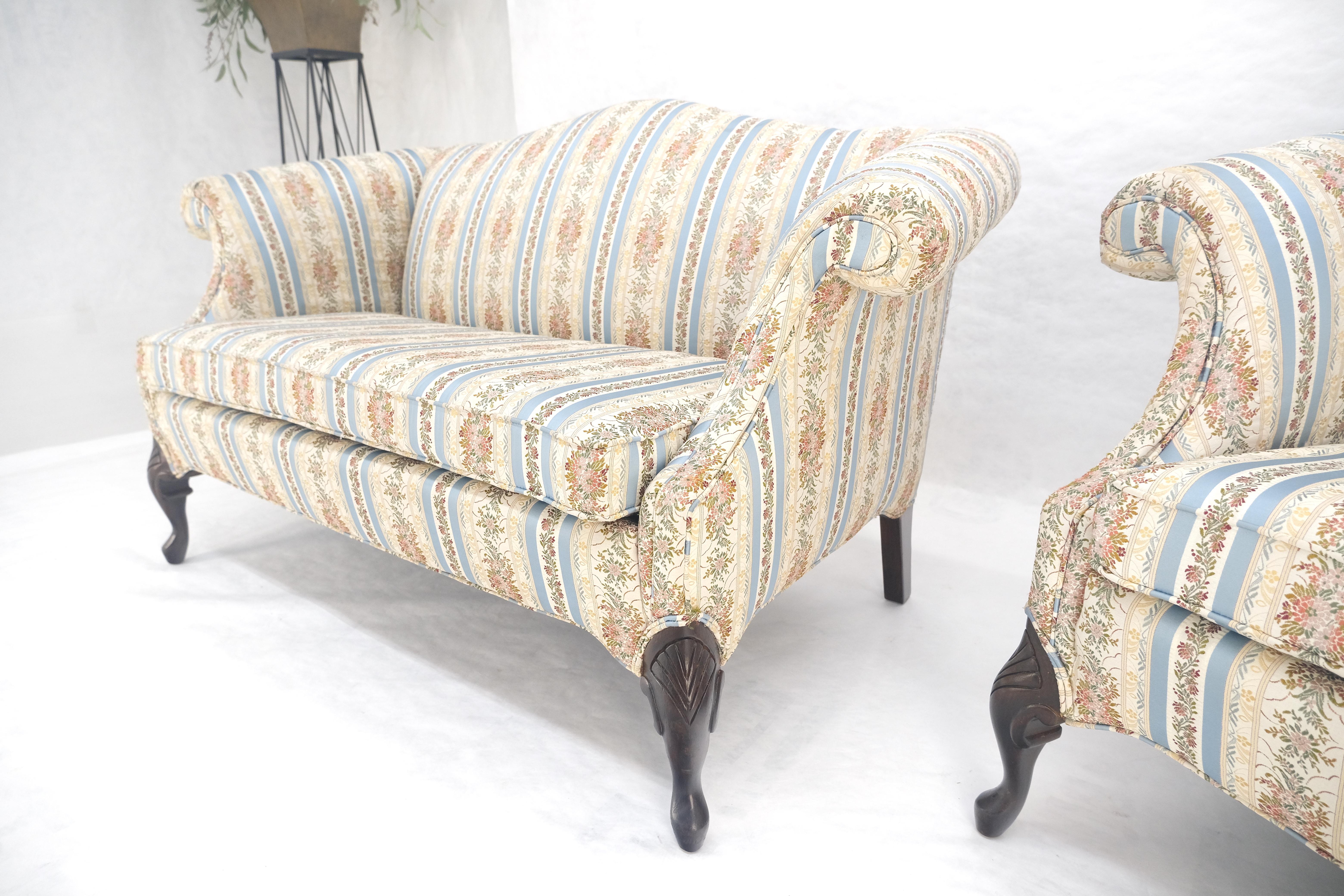 Coppia di poltrone Camelback Tappezzeria a righe blu e bianche e floreale MINT! in vendita 7