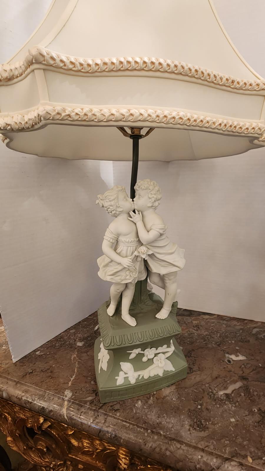 XIXe siècle Paire de lampes en porcelaine de style jaspe camée en vente