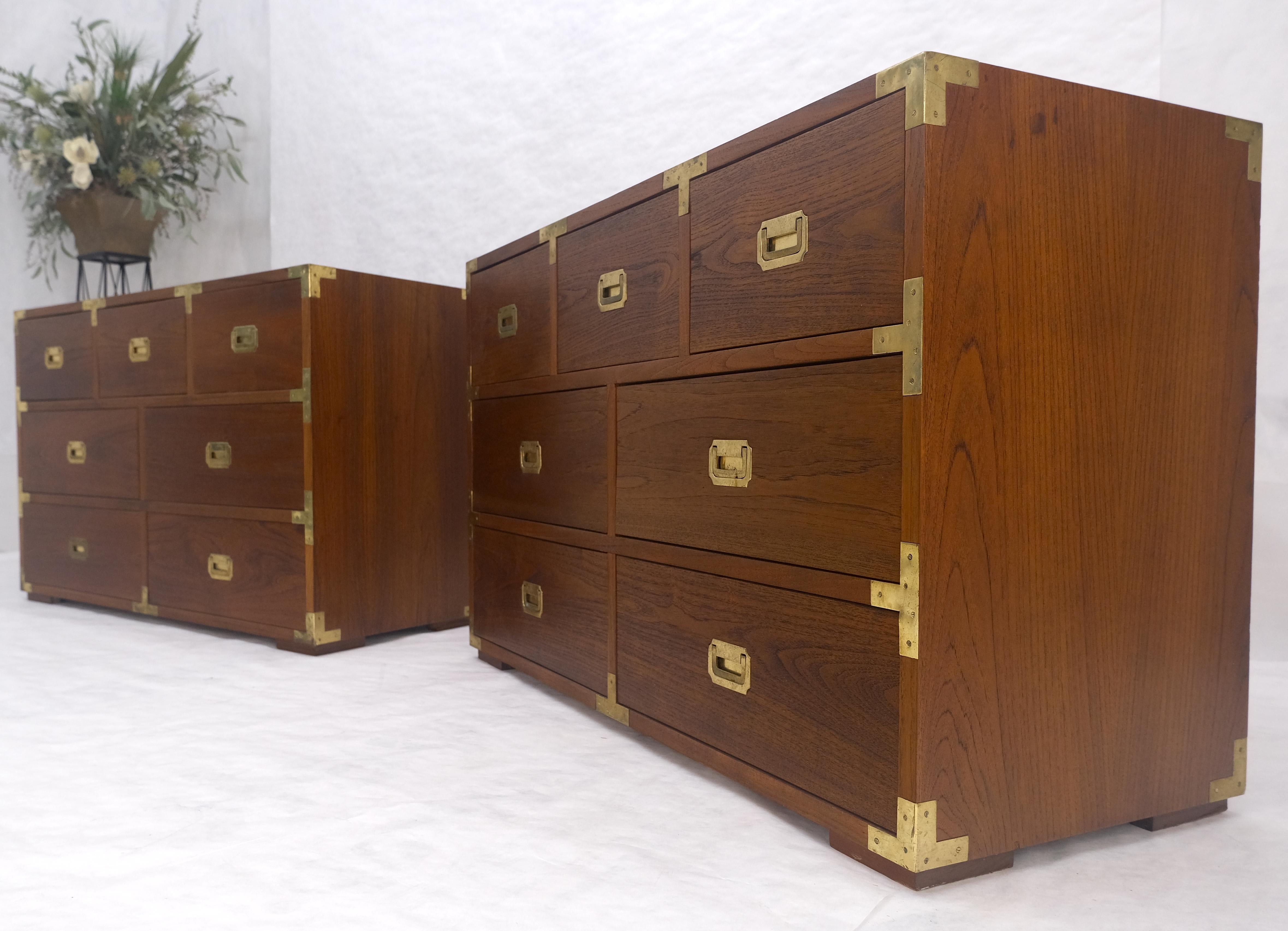 Coppia di cassettiere a coda di rondine in teak massiccio Campaigner Credenza Brass MINT! in vendita 4