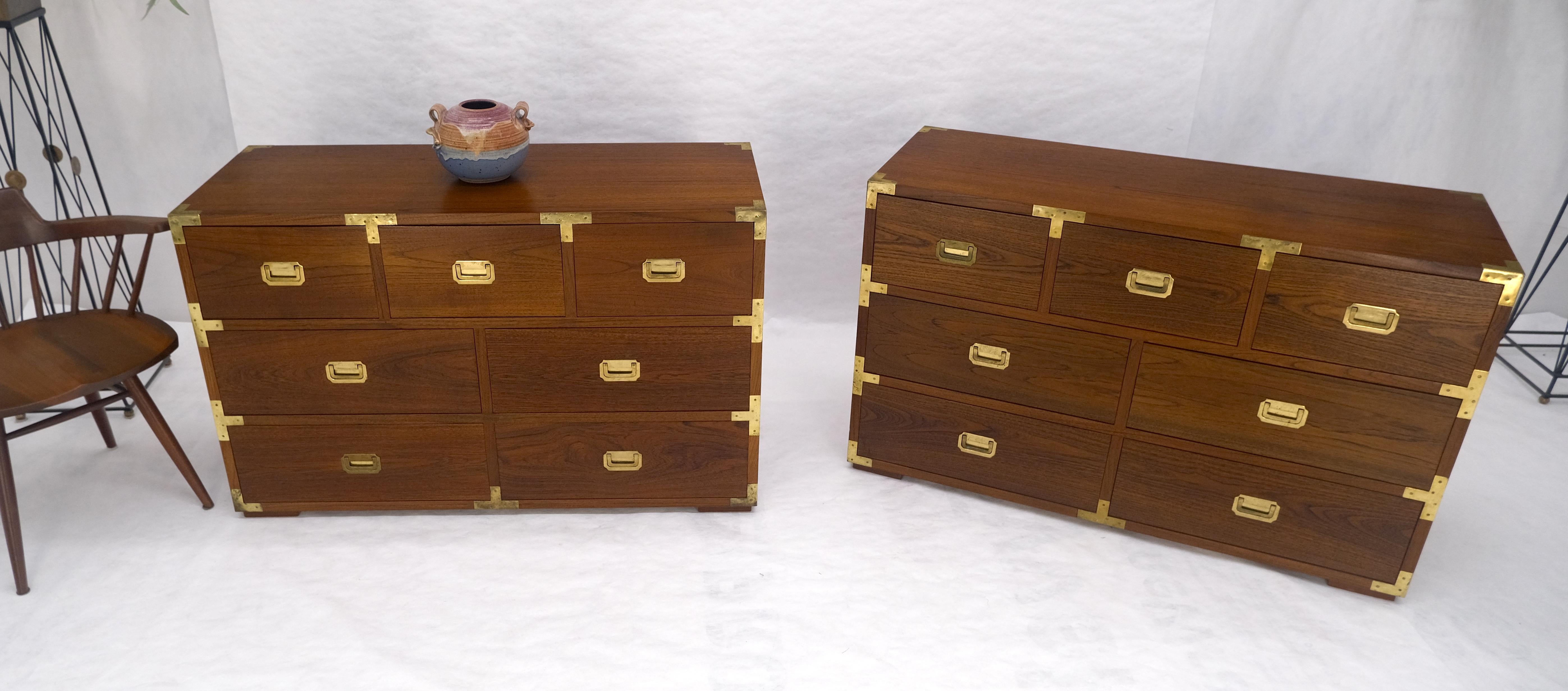 Coppia di cassettiere a coda di rondine in teak massiccio Campaigner Credenza Brass MINT! in vendita 7