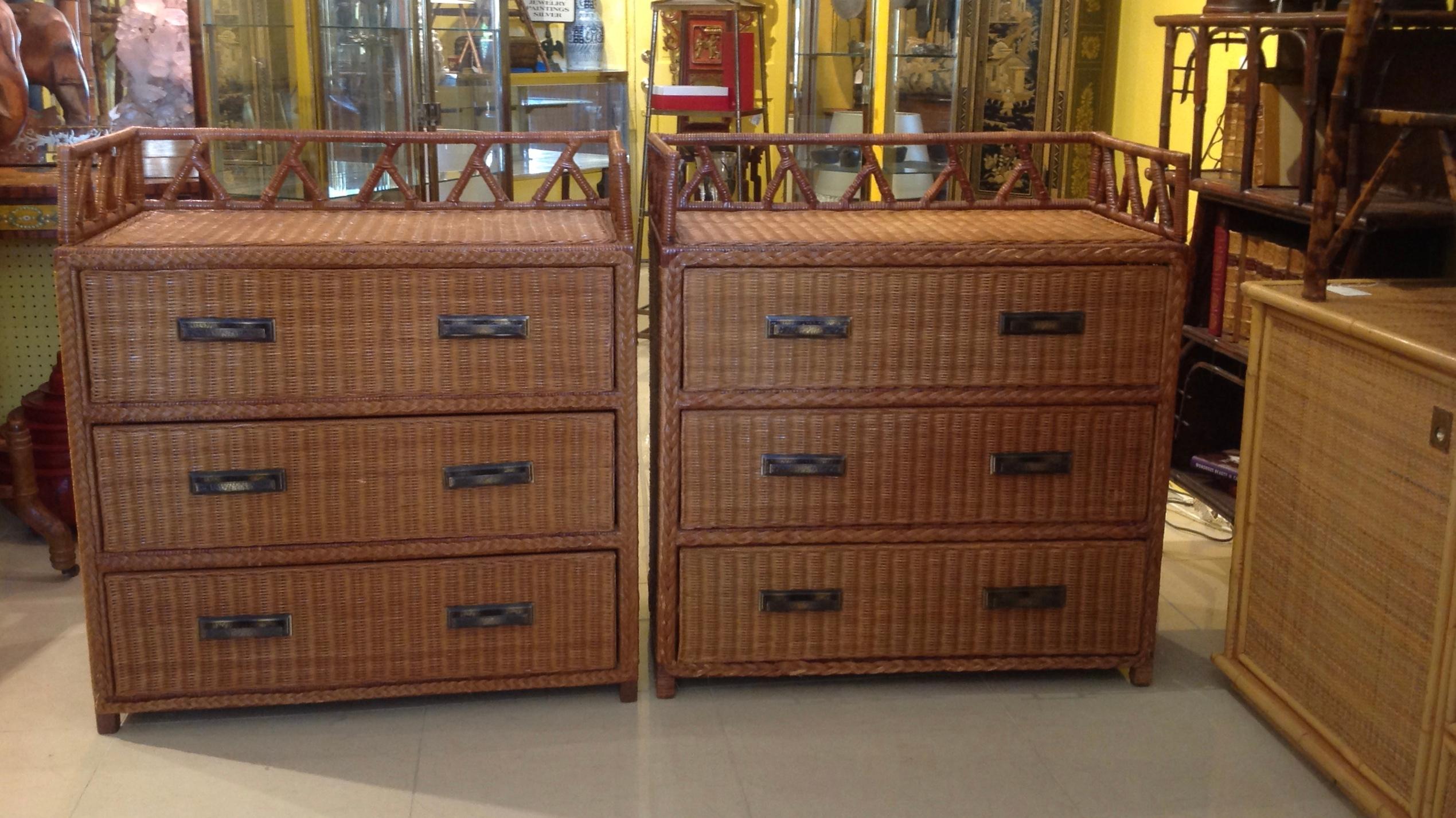 Outstanding tropical style in the British Colonial style.
The chests are finished on all 4 sides.
Galleries are removable. They are 6