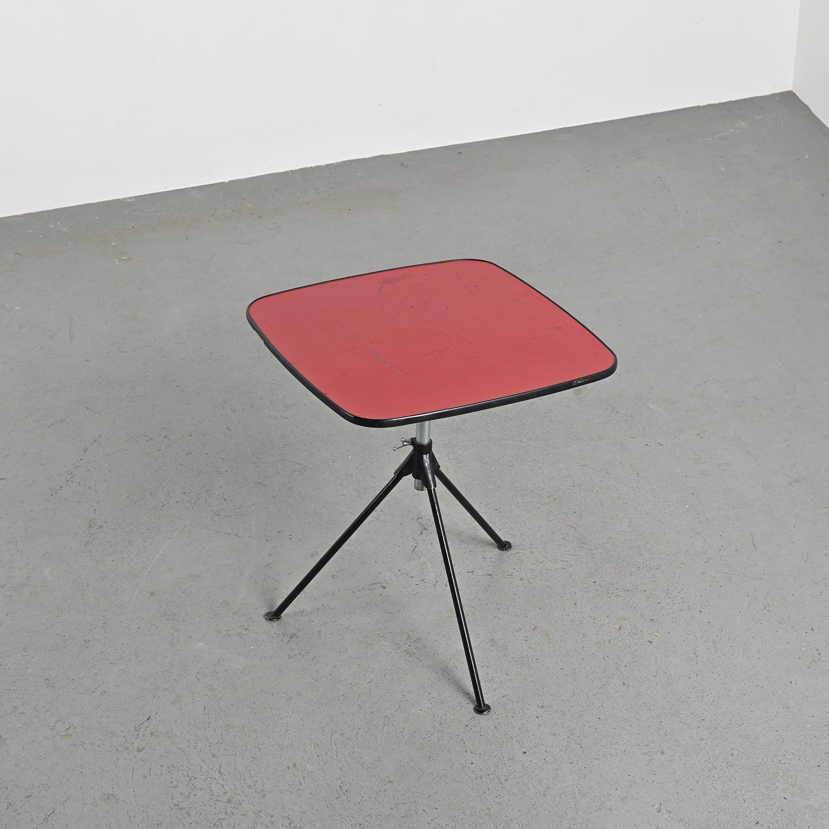 Ein Paar Camping-Tische, Willy Guhl zugeschrieben, Belmet Zürich, ca. 1950 (Moderne der Mitte des Jahrhunderts)