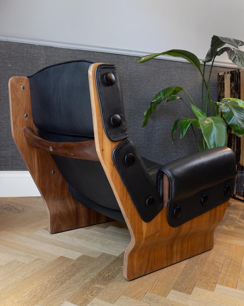 Mid-Century moderno Pair of Canada Armchairs P119 with footrest in black leather in vendita
