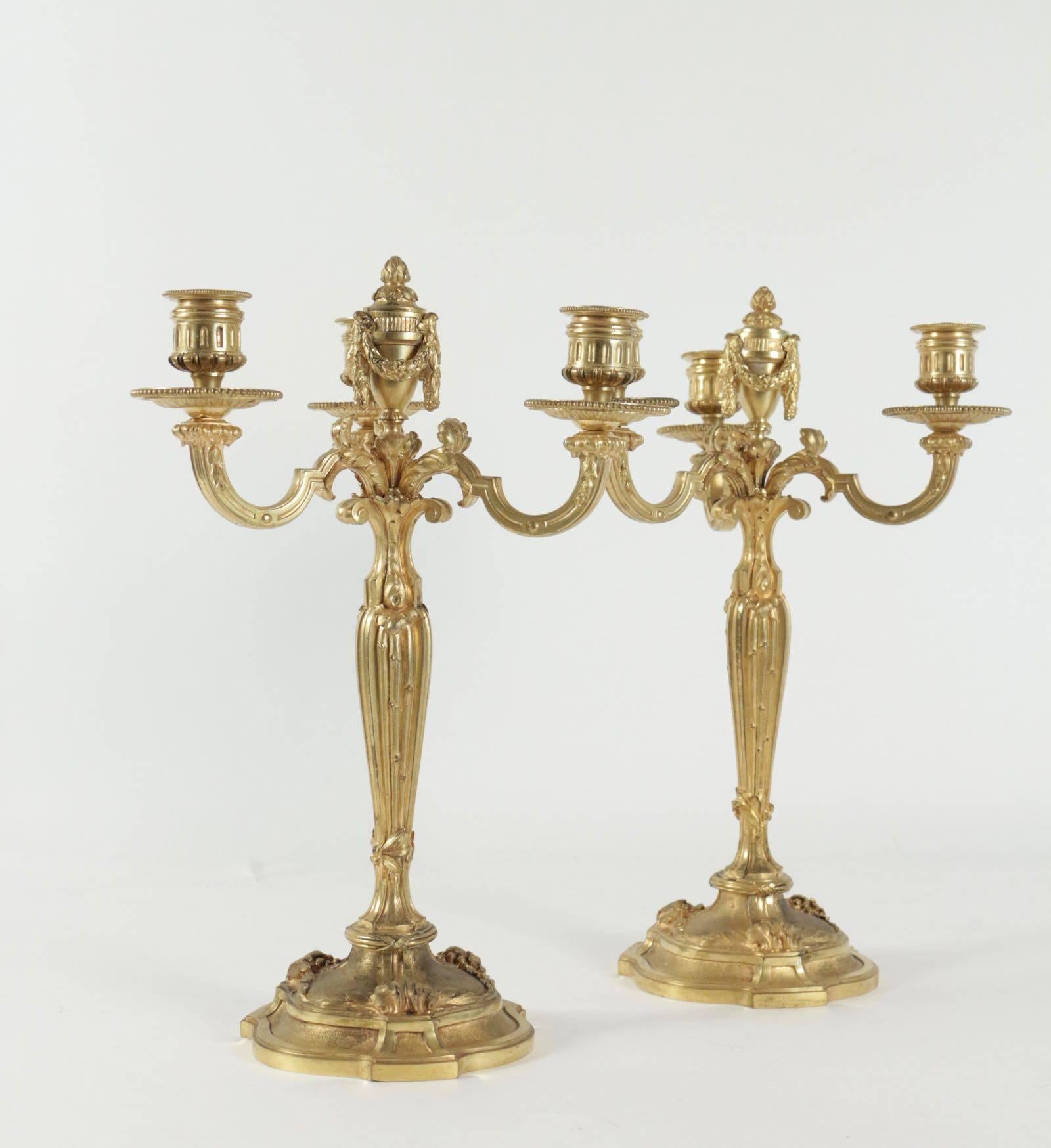 Pair of Candelabra in the Style of Louis XV in Gold Gilt Bronze, 19th Century In Good Condition For Sale In Saint-Ouen, FR