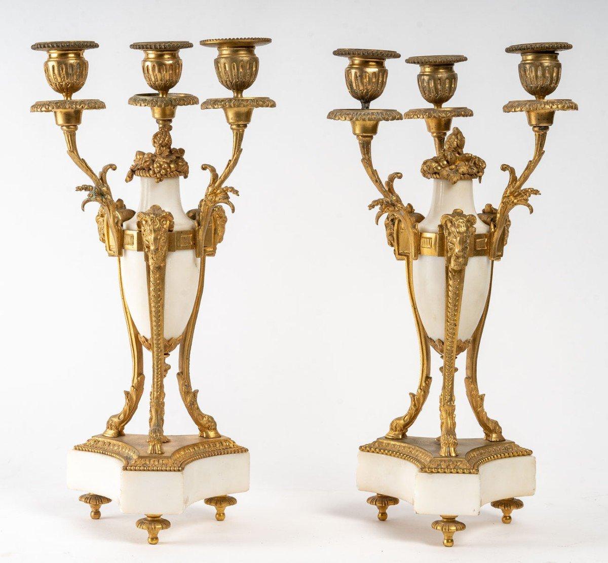 Pair of Candelabras in Gilt Bronze and White Marble In Good Condition In Saint-Ouen, FR