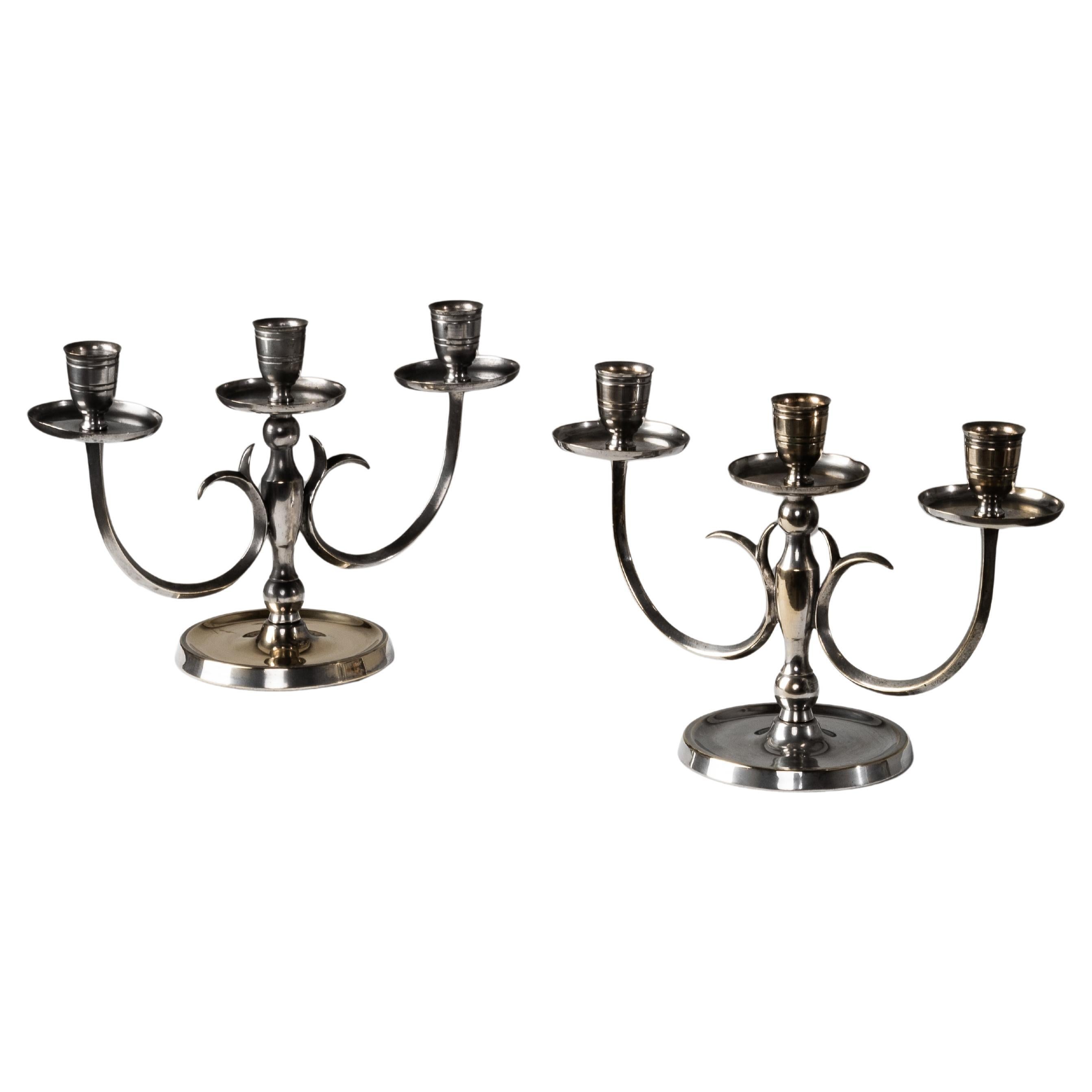 Coppia di candelabri modello 8013 di Paavo Tynell per Taito Oy, Finlandia, 1930