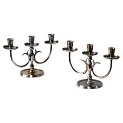 Coppia di candelabri modello 8013 di Paavo Tynell per Taito Oy, Finlandia, 1930