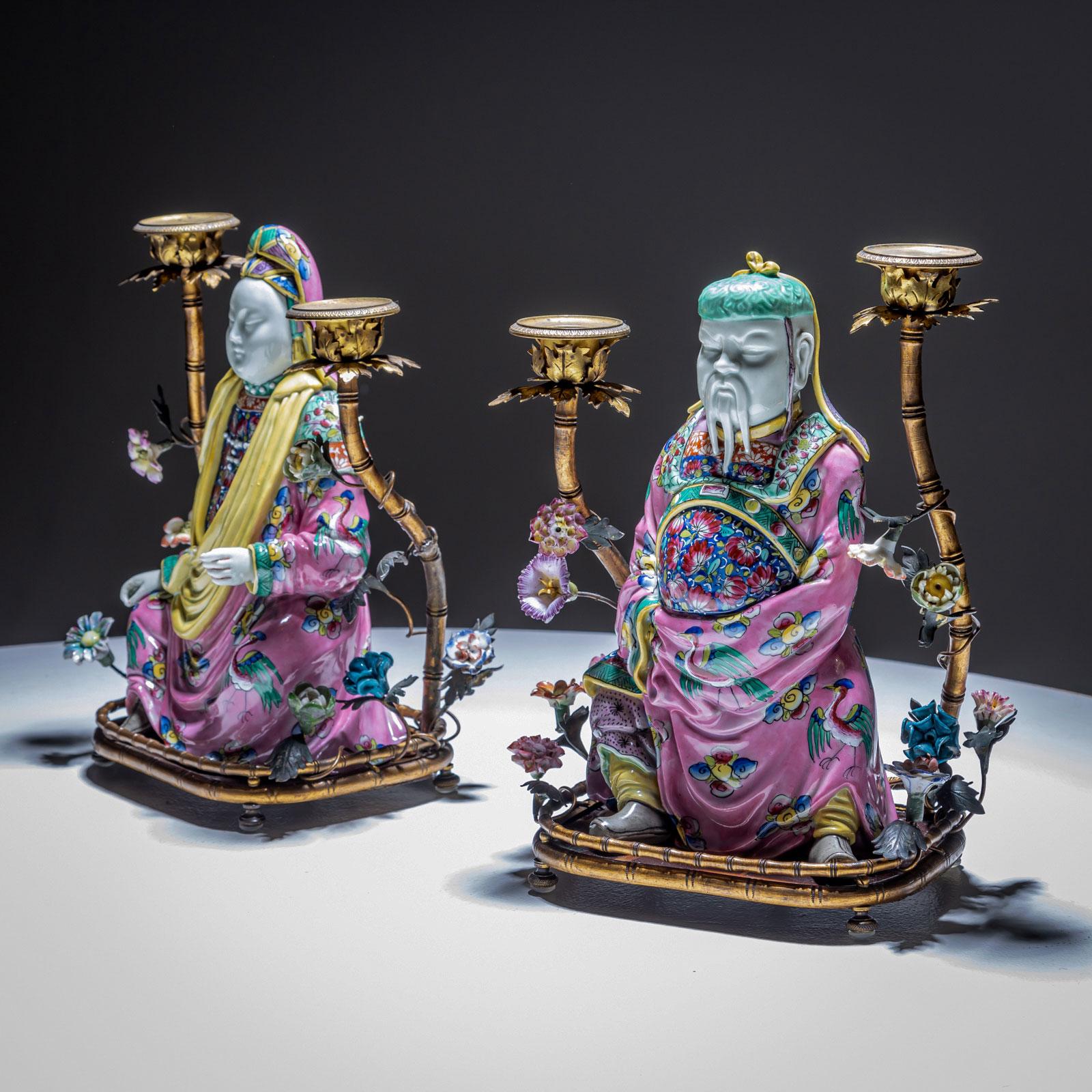 Early 20th Century Pair of Candelabras with Chinoiserie Figures, Famille Rose Style, circa 1900 For Sale