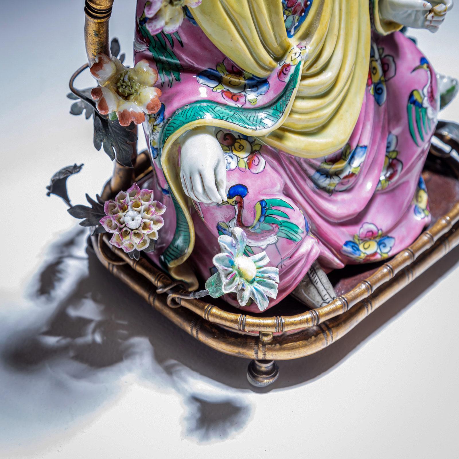 Pair of Candelabras with Chinoiserie Figures, Famille Rose Style, circa 1900 For Sale 1