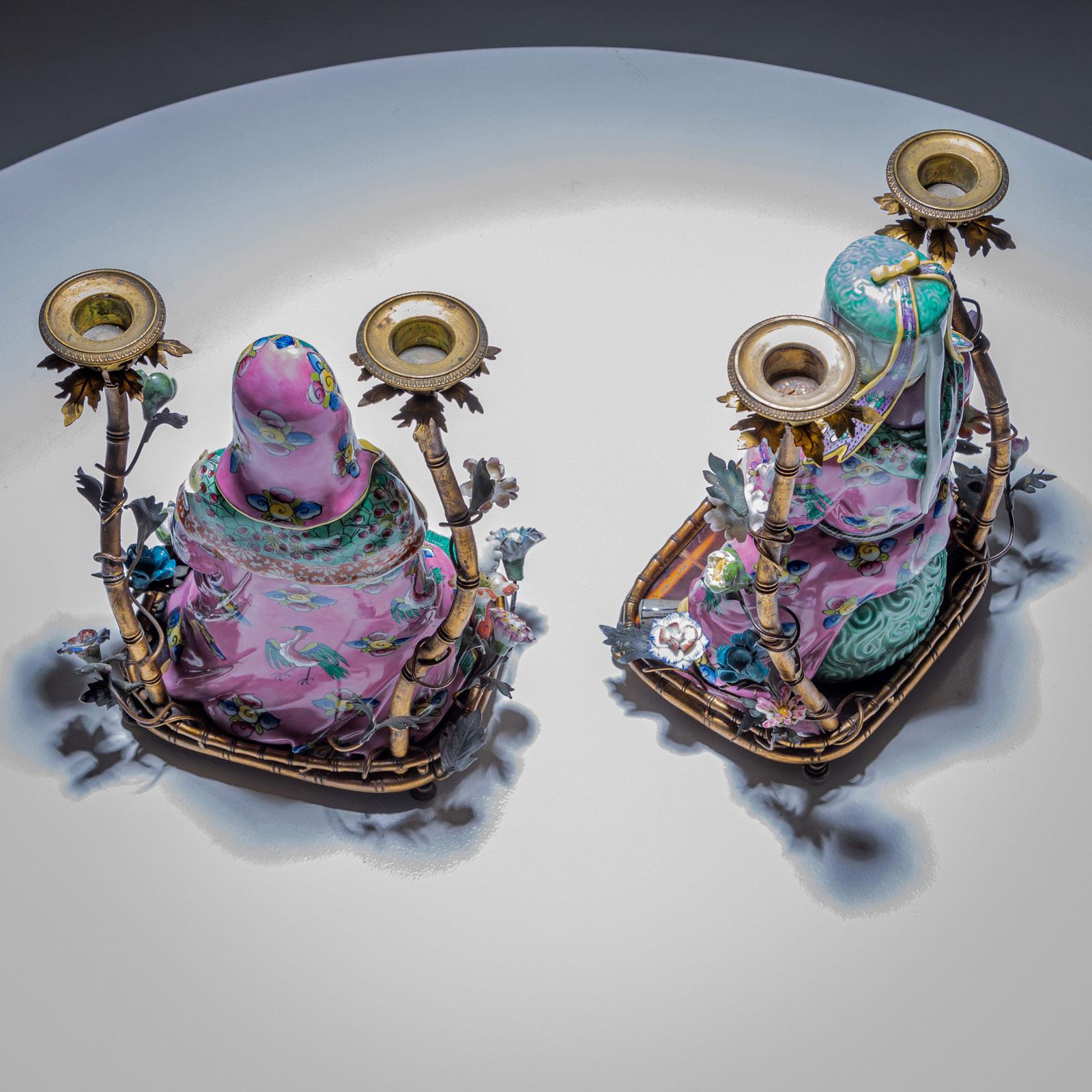Pair of Candelabras with Chinoiserie Figures, Famille Rose Style, circa 1900 For Sale 4