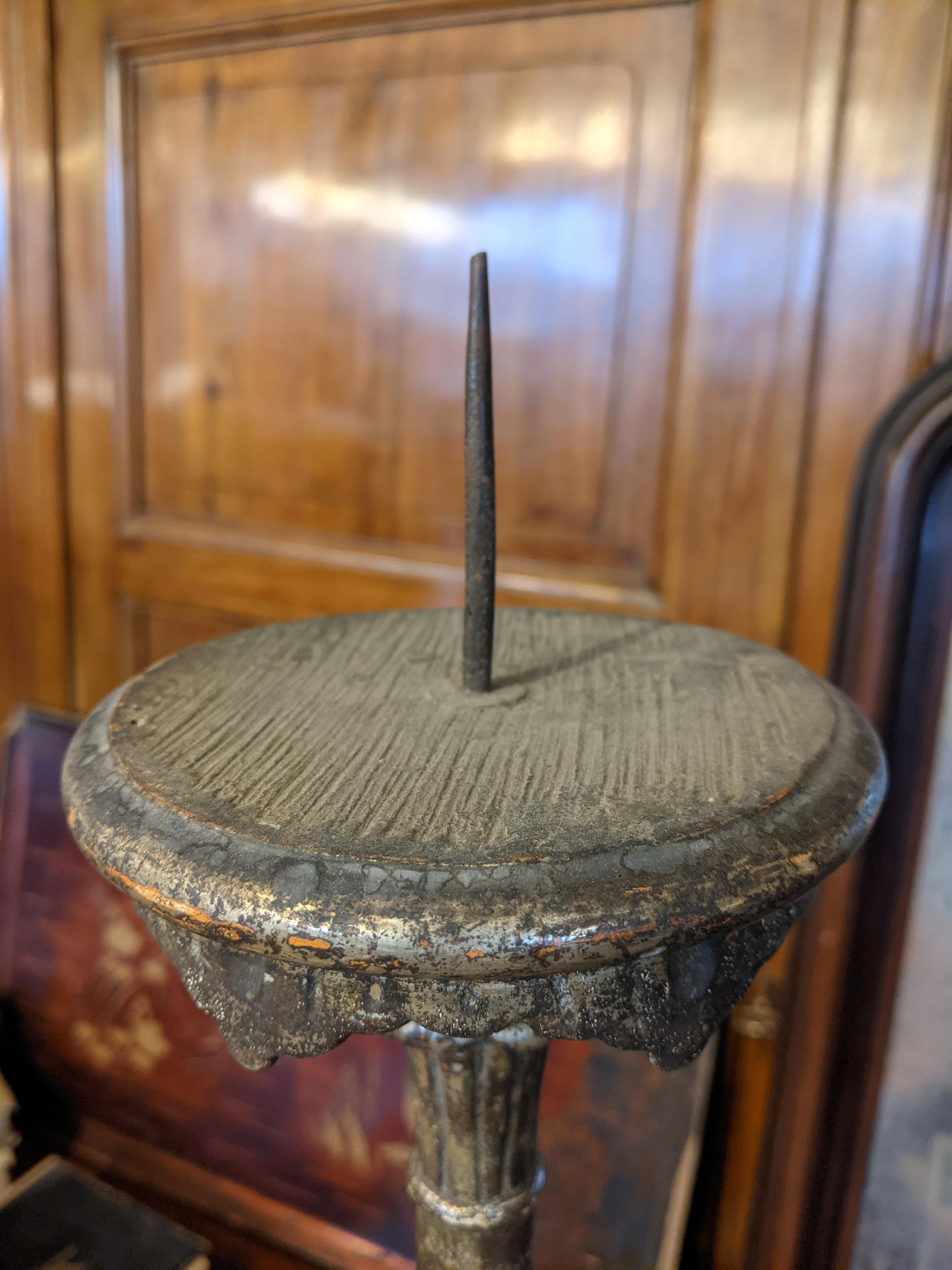 Fatto a mano Coppia di portacandele, legno, foglia d'argento, primi anni del 1800 in vendita