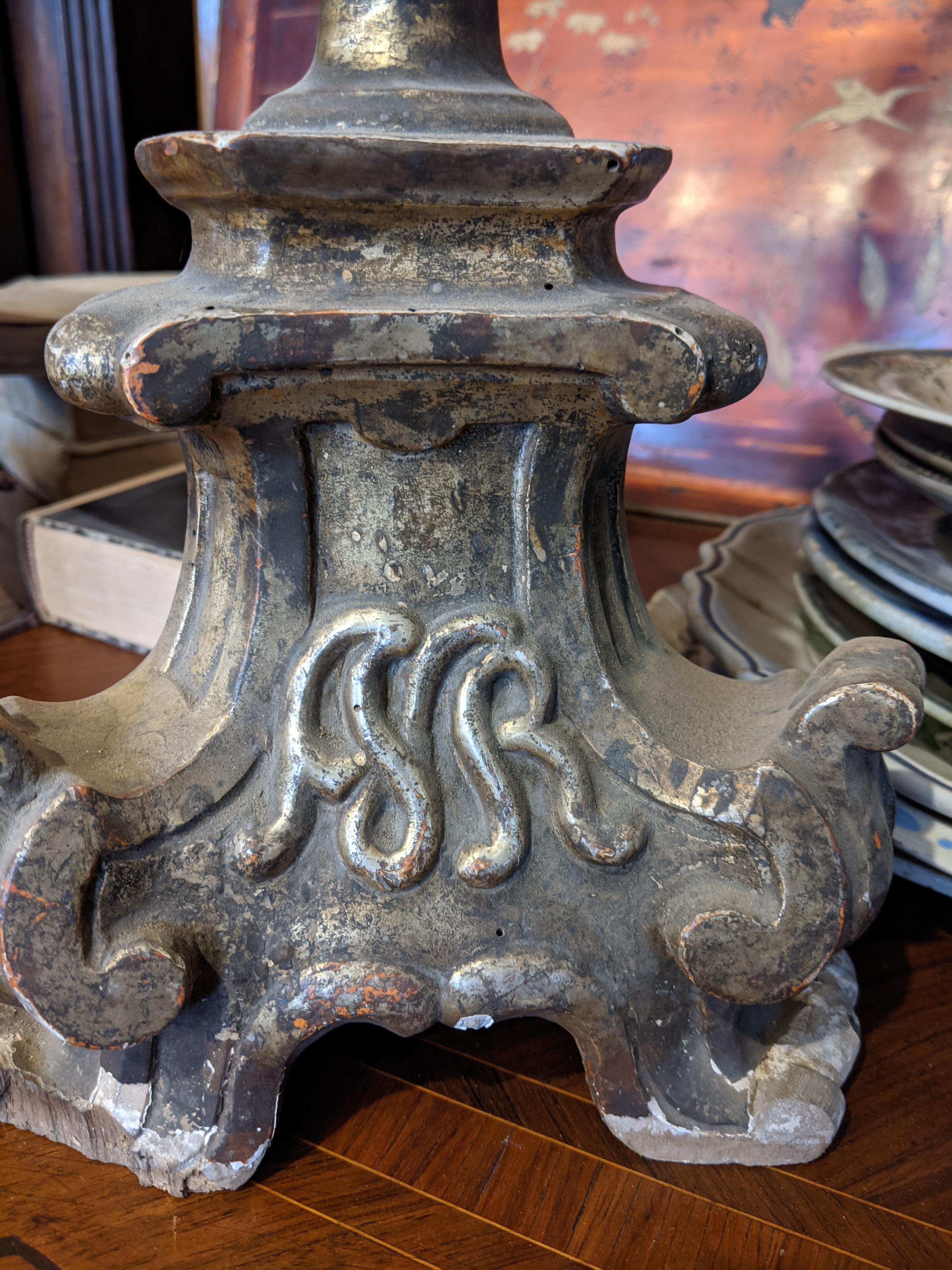 Pair of Candle Holders, Wood, Silver Leaf, Early 1800s In Good Condition For Sale In Varese, Lombardia