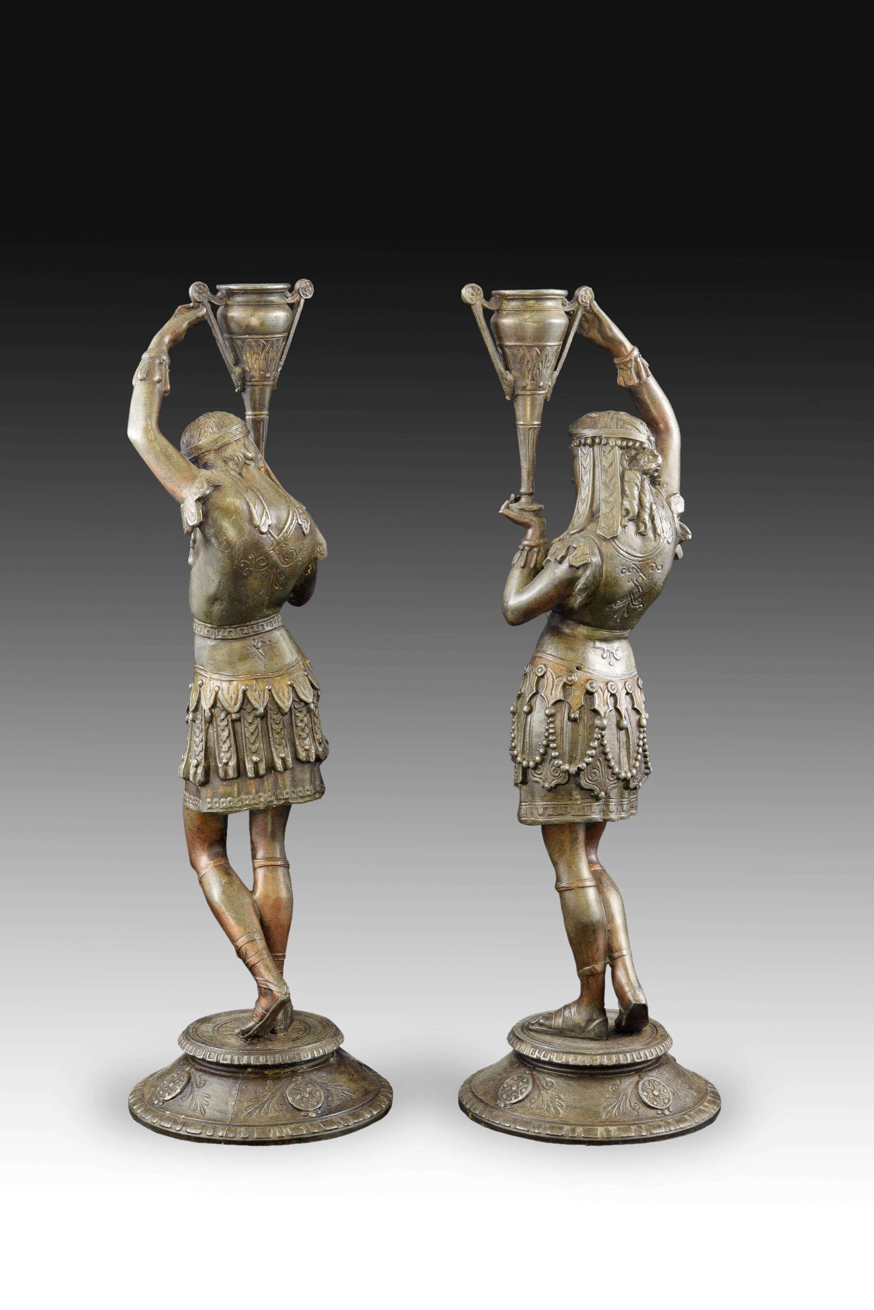 Pareja de Candelabros, Calamina, Posiblemente Francia, Siglo XIX Europeo en venta