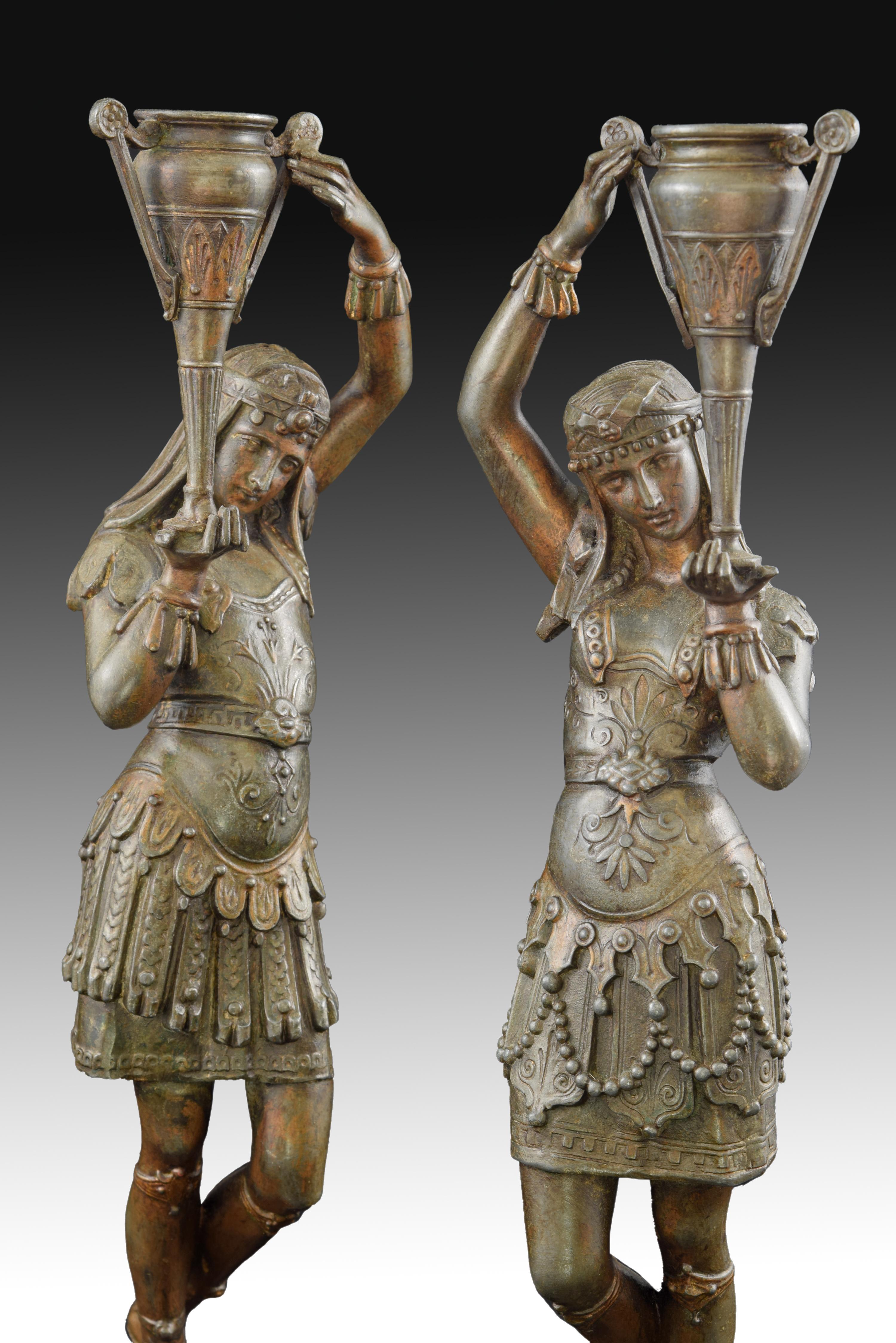 Pareja de Candelabros, Calamina, Posiblemente Francia, Siglo XIX siglo XIX en venta