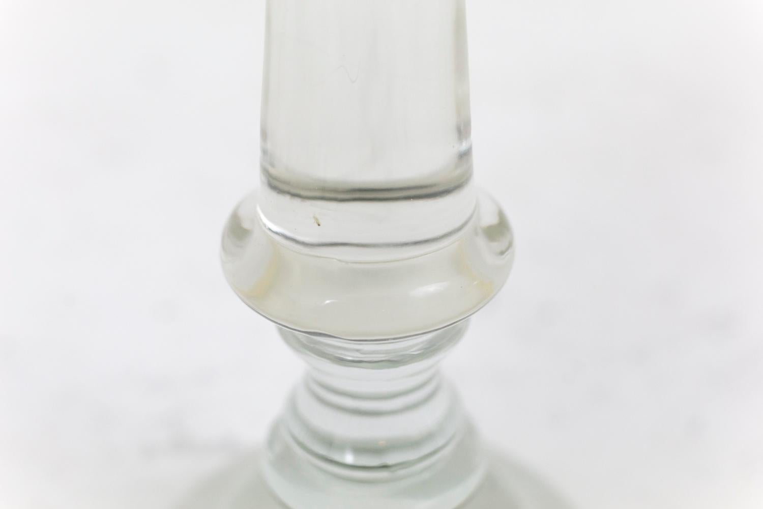 Paar Kerzenhalter aus Kristall:: Louis-Philippe-Zeit (Geformt) im Angebot