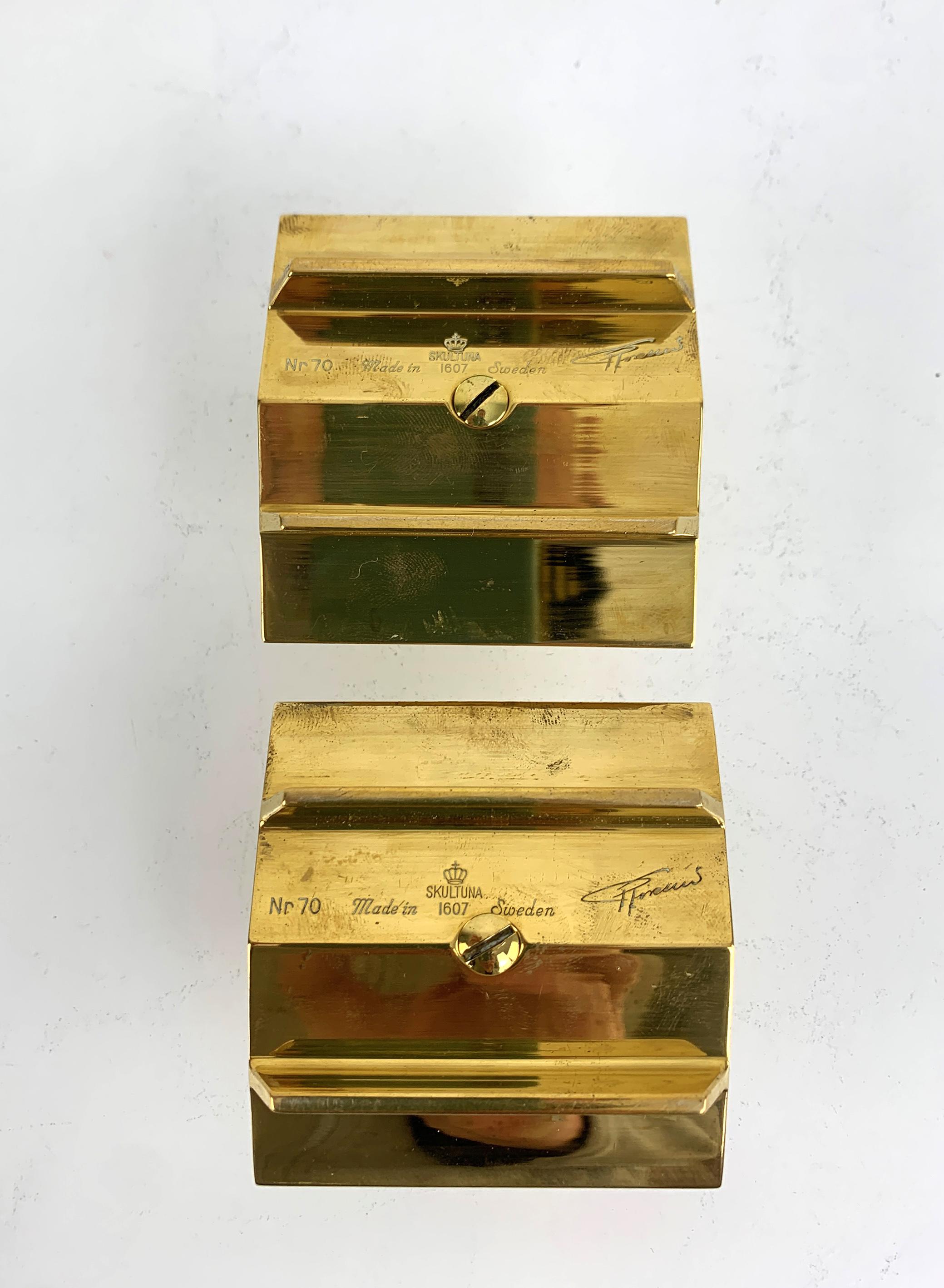 Paire de bougeoirs N°70 en laiton par Pierre Forsell pour Skultuna Suède années 1960 en vente 2