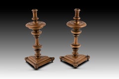 Pair of candlesticks convertible into candelabras. Bronze. Spanish school, 17th