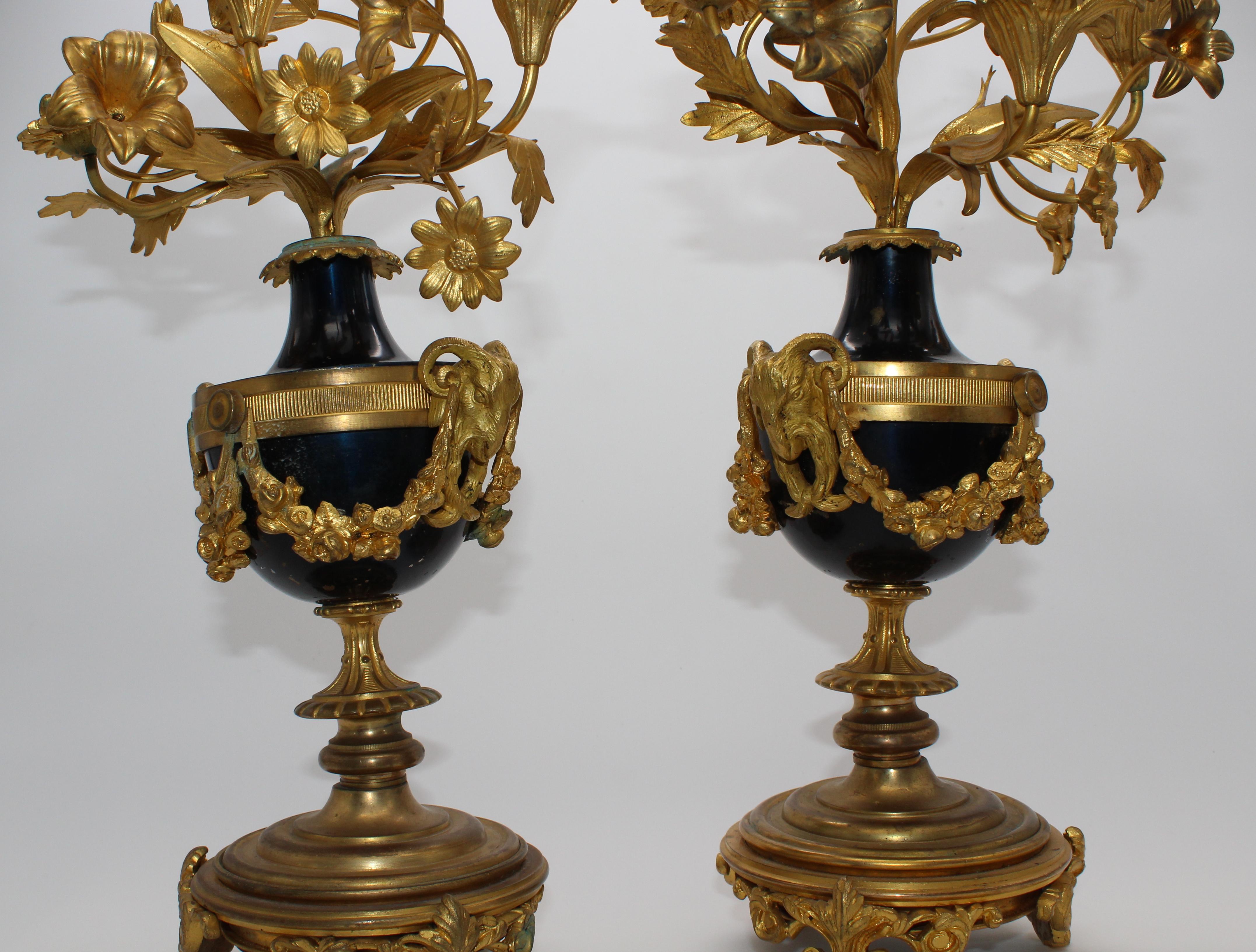 Pair of Candlesticks in Gilded Bronze In Good Condition In Palermo, IT