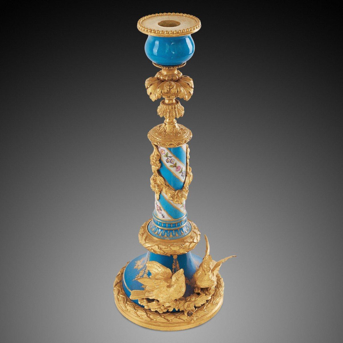 Coppia di candelieri in bronzo dorato, XIX secolo In condizioni buone in vendita a Warsaw, PL