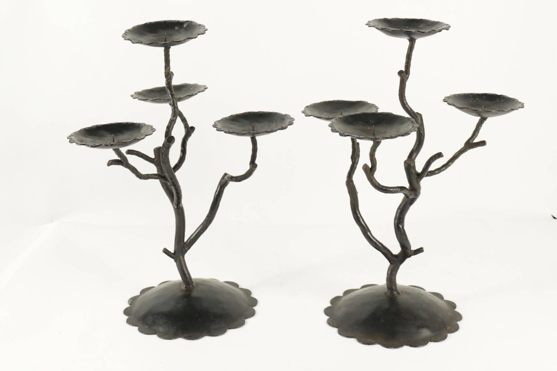 Pair of candlesticks in metal from the 20th century in the form of simulating tree branches.
 